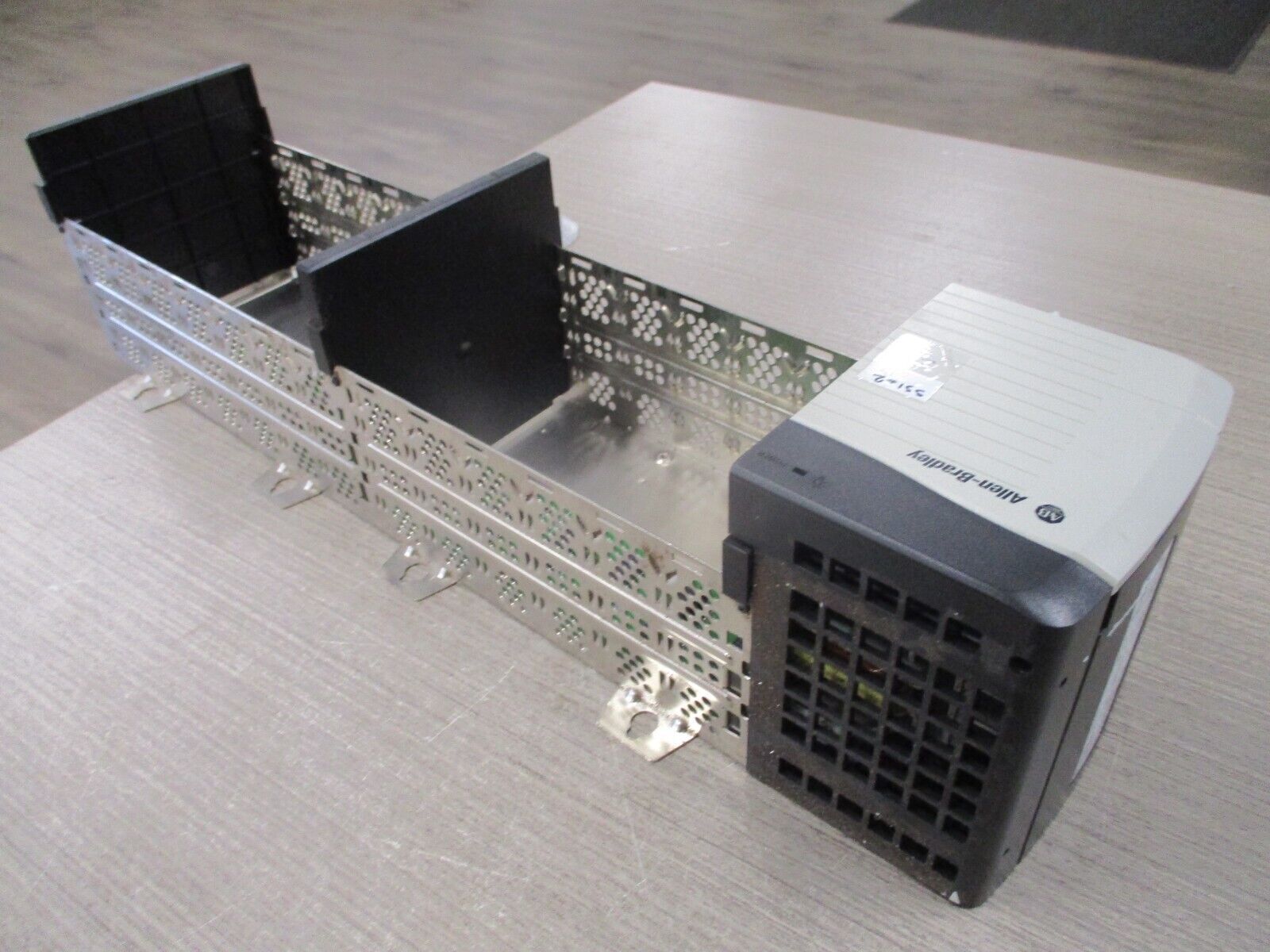 Allen-Bradley ControlLogix 13-Slot Chassis w/Power Supply 1756-A13/1756-PA75 Use