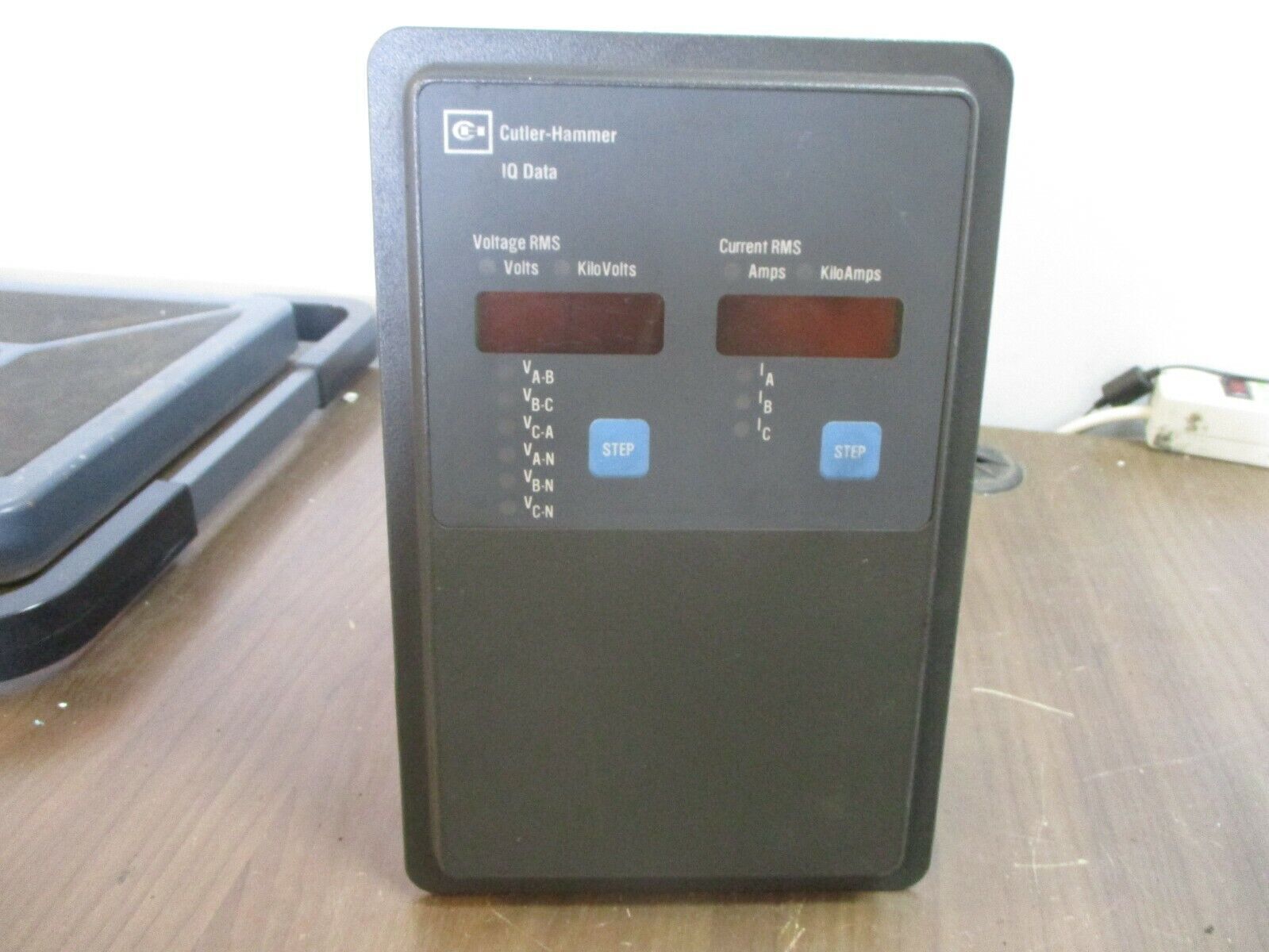 Cutler-Hammer IQ Data Power Monitor 2D78533G01 Rev. 21 *Missing Ground Screw*