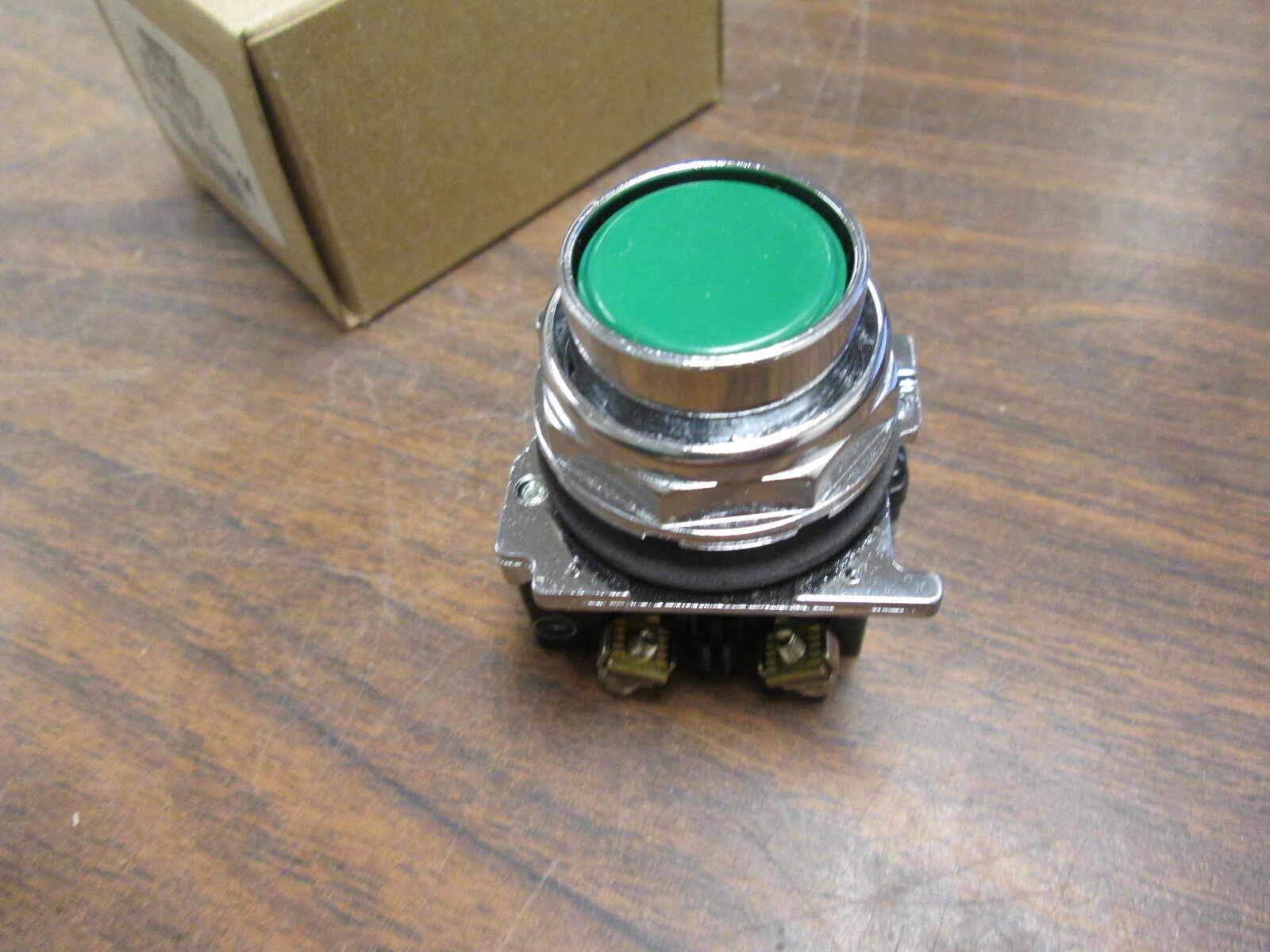 Cutler-Hammer STD Pushbutton 10250T30G 1N.O.-1N.C. Type 4, 4X-13 Green New Surpl