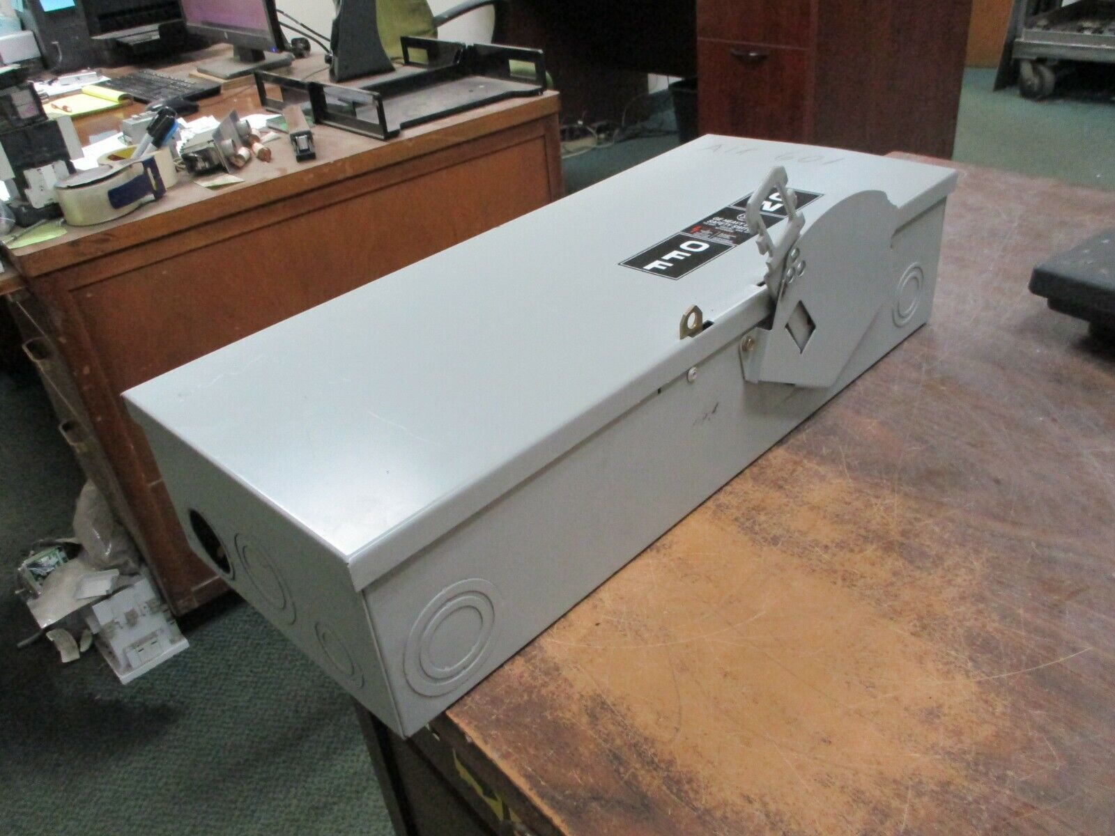 GE Fusible Safety Switch/Disconnect TH3363 100A 600V Type 1 Enclosure Used