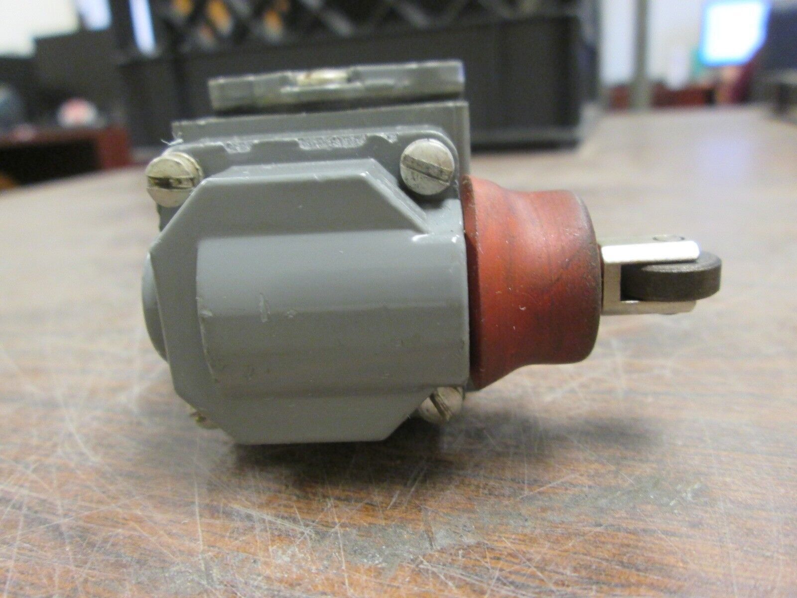 Cutler-Hammer Limit Switch 10316H284C 600VAC Used