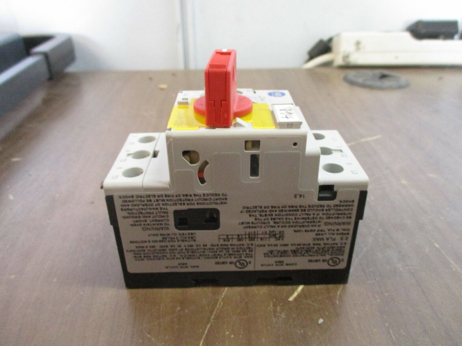 Allen-Bradley Manual Starter 140M-C2E-B25 Range: 1.6-2.5A Used