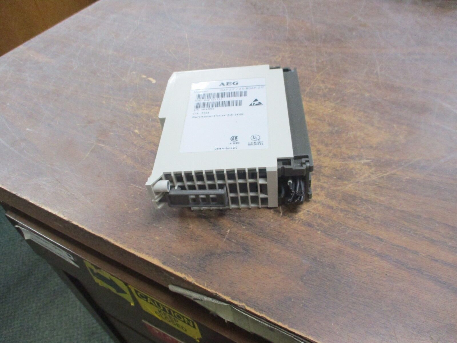 AEG Modicon Discrete Output Module DAP 217/AS-BDAP-217 16x5-24VDC True Low Used