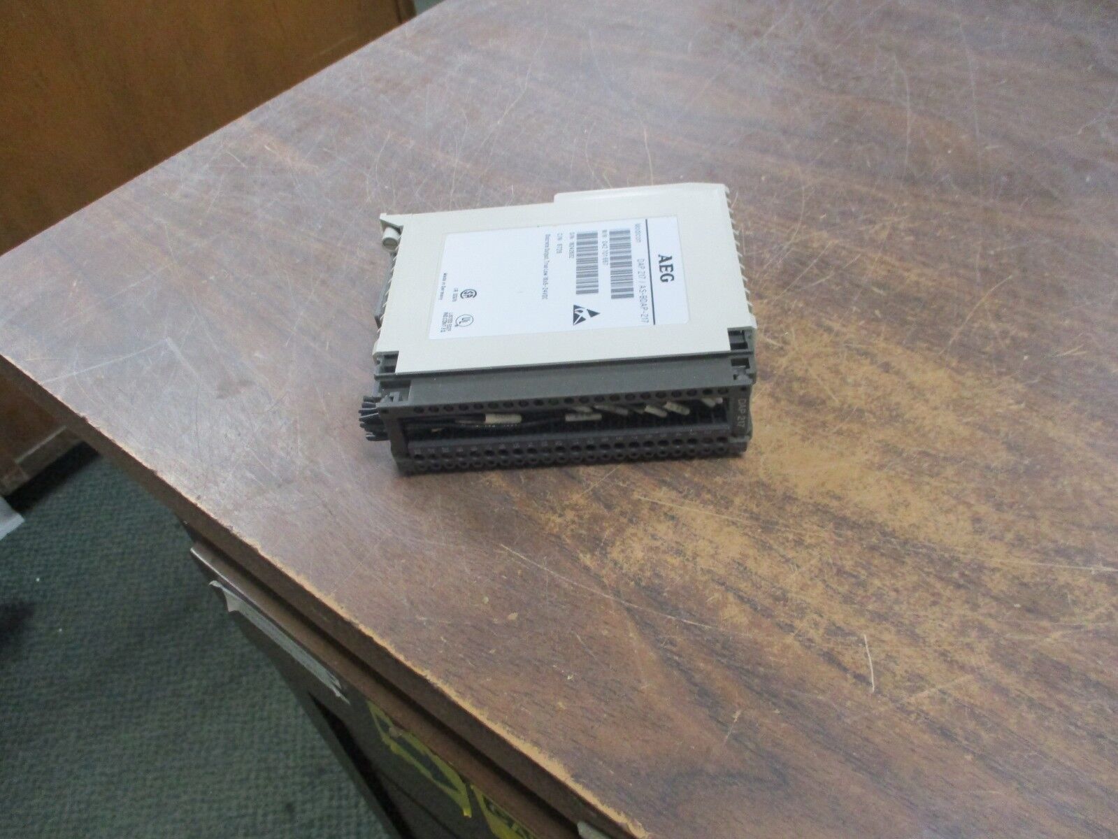 AEG Modicon Discrete Output Module DAP 217/AS-BDAP-217 16x5-24VDC True Low Used