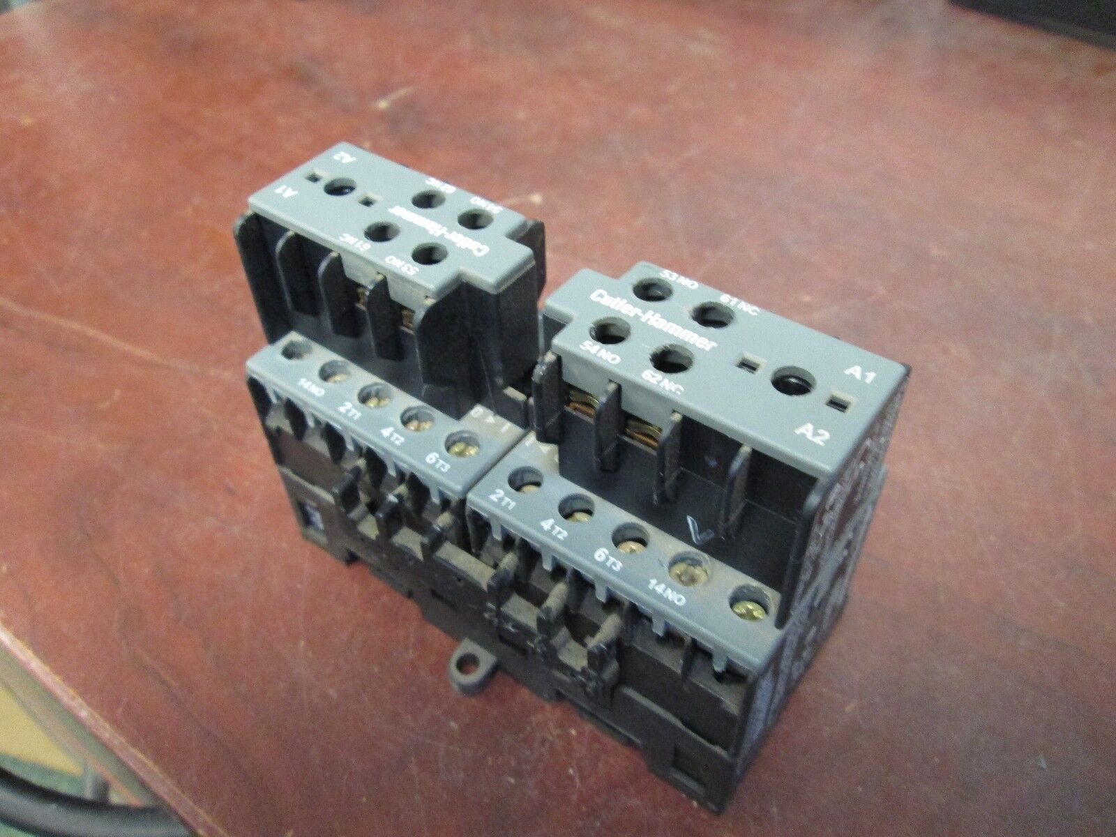 Cutler-Hammer Reversing Contactor 60947-4-1 C320MCF11 110-127V Coil 40-450Hz