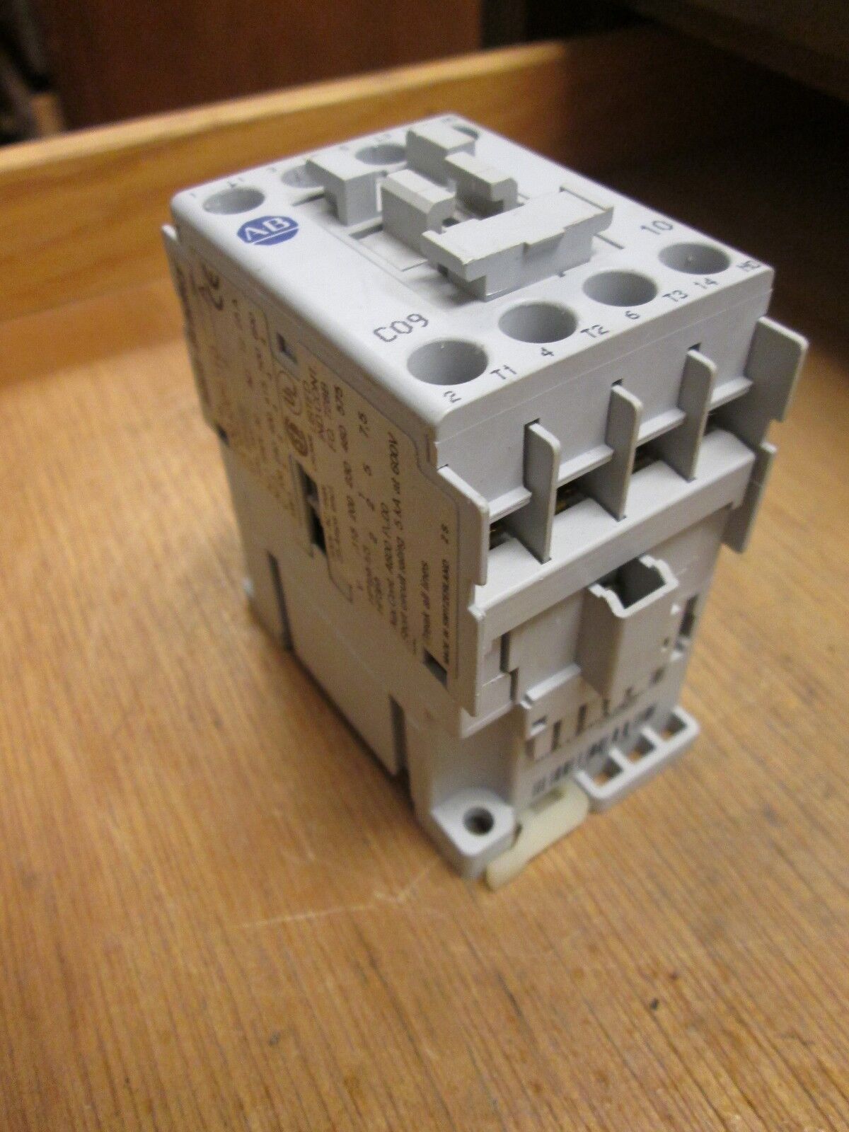 Allen-Bradley Contactor 100-C09*10 25A 120V Coil Used