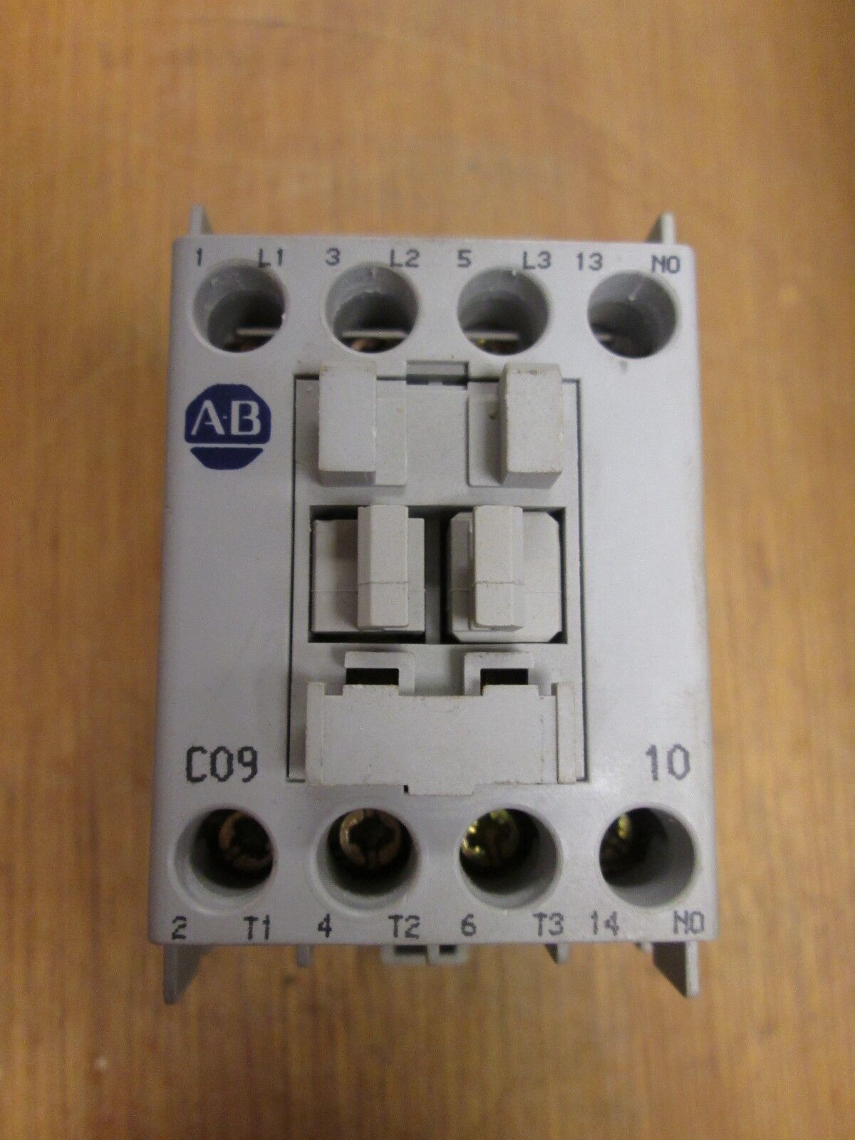 Allen-Bradley Contactor 100-C09*10 25A 120V Coil Used