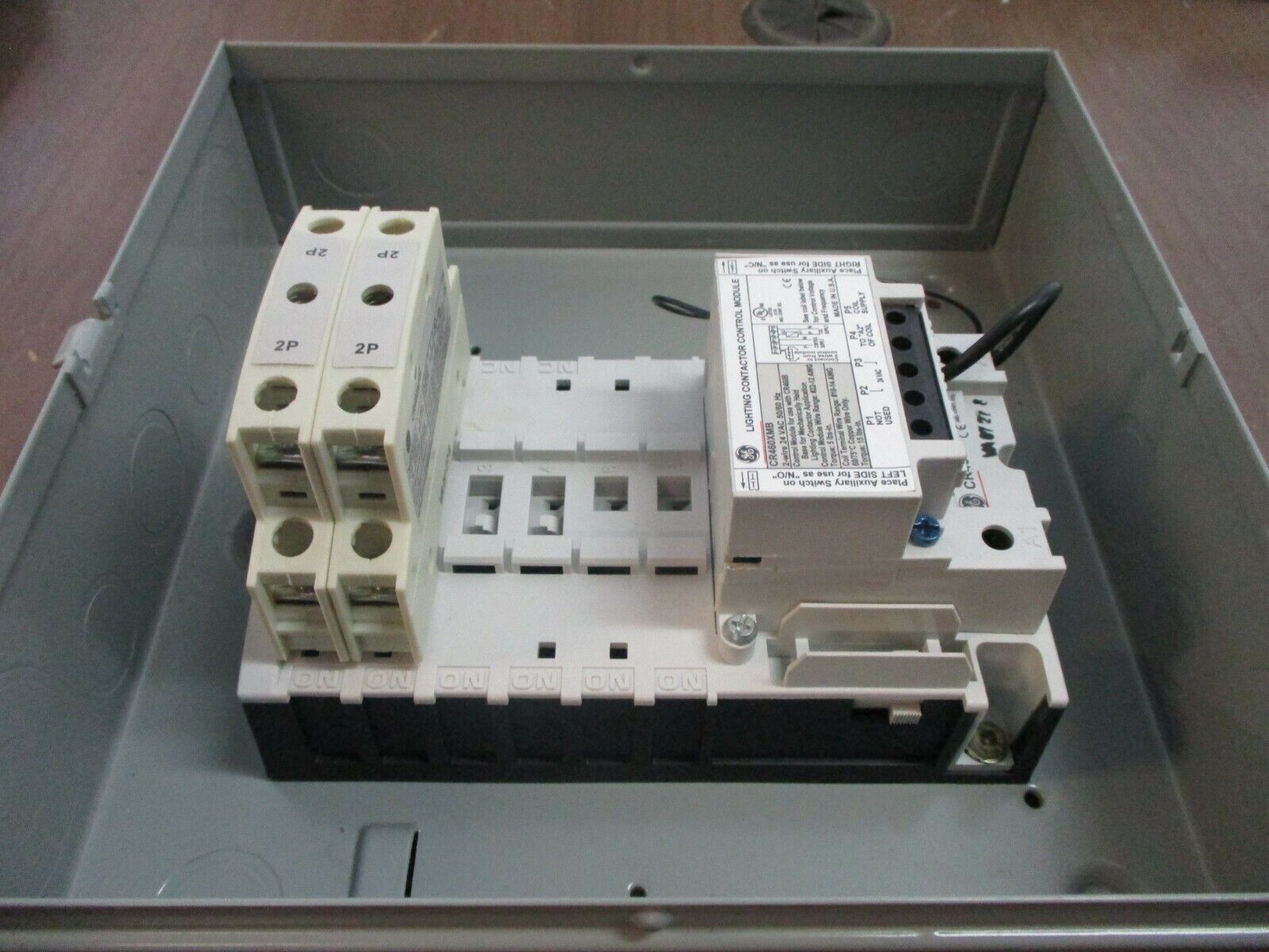 GE Enclosed Mechanically Held Lighting Contactor CR463M20BNA10A0 265-277V Coil