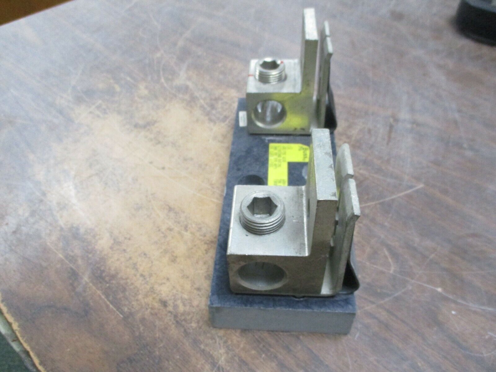 Buss Fuse Holder J60400-1CR 400A 600V 1P Used