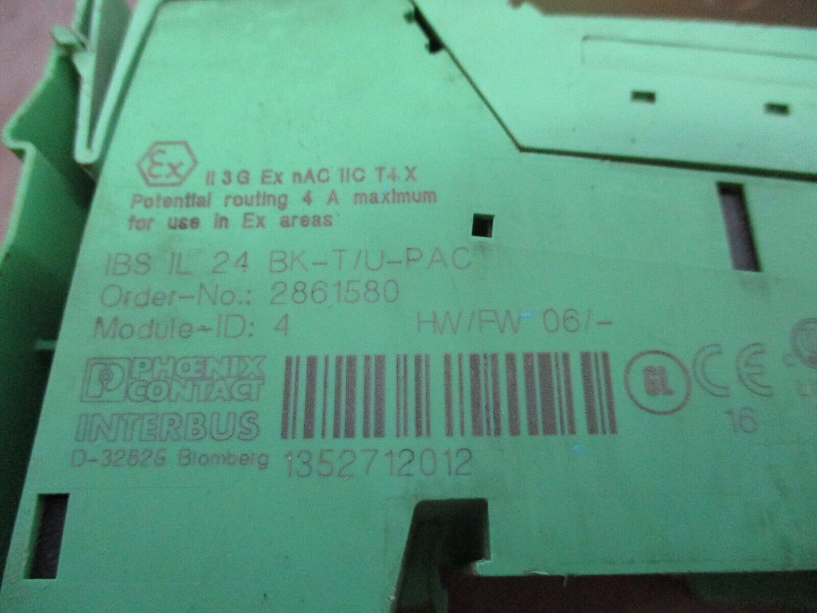 Phoenix Contact IBS IL24BK-T/U-PAC Interbus Coupler 2861580 HW: 06 Used
