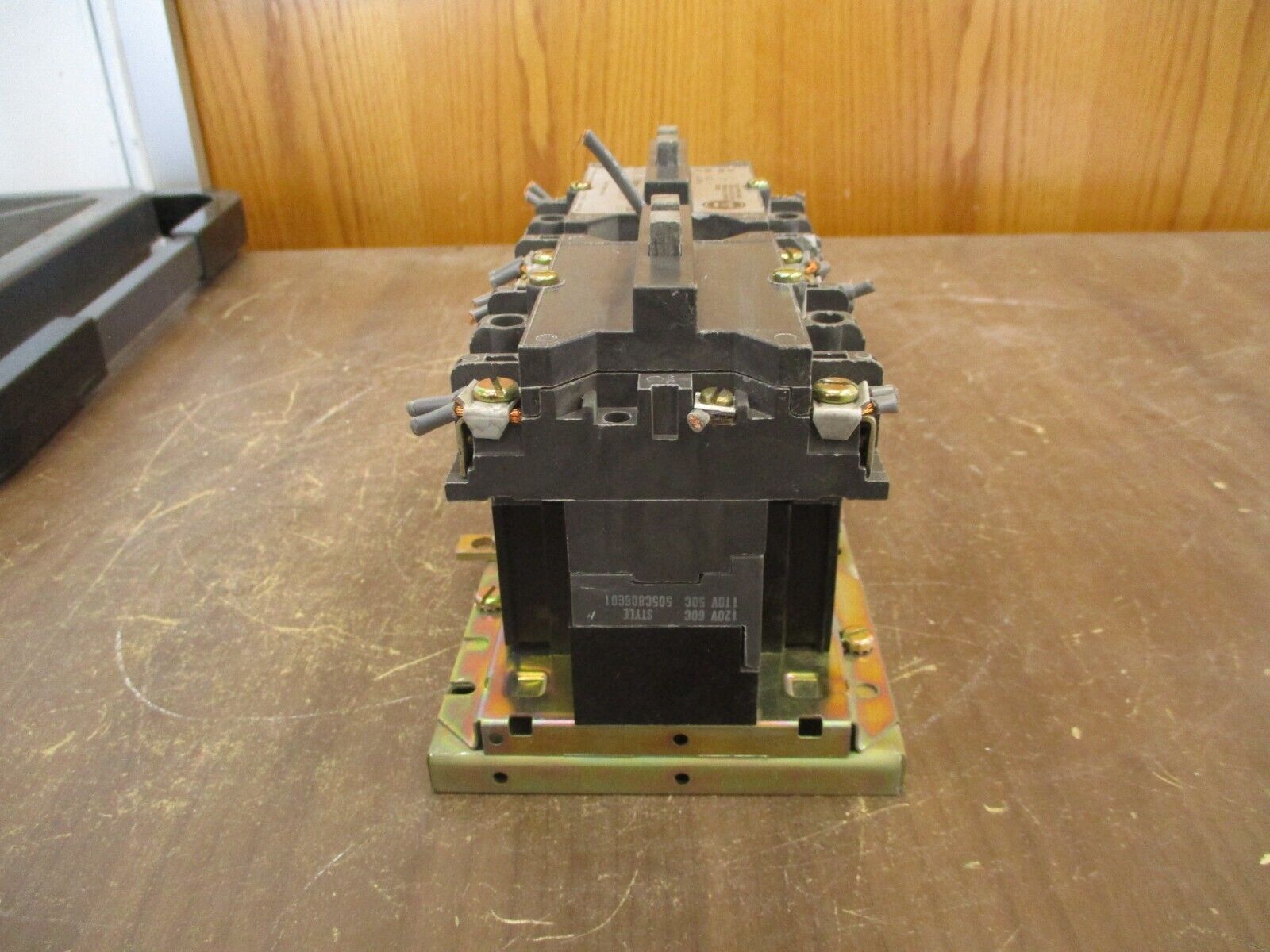 Westinghouse Size 1 Reversing Contactor A211KIBA Model B 120V Coil 27A 115-230V