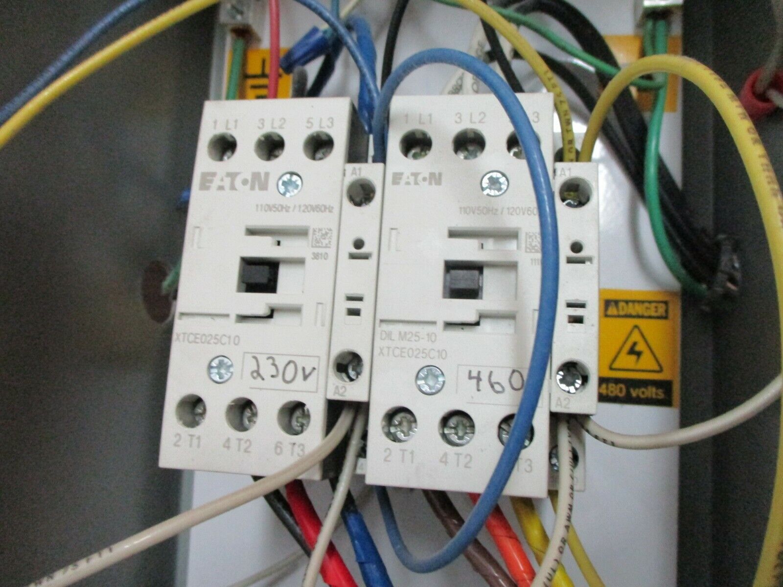 Eaton Enclosed Reversing Contactor XTCEA25C10 120V Coil Type 1 Enclosure Used