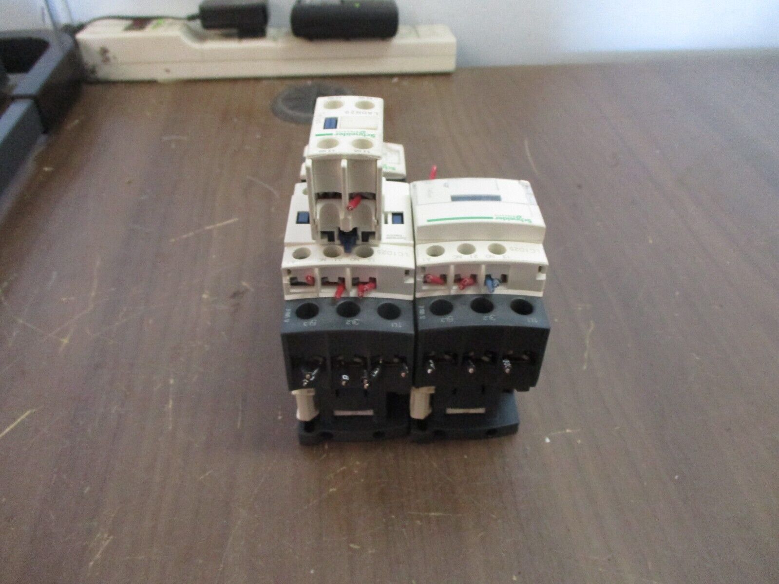 Schneider Electric Reversing Starter LC1D25 / LRD07 120V Coil Trip: 1.6-2.5A