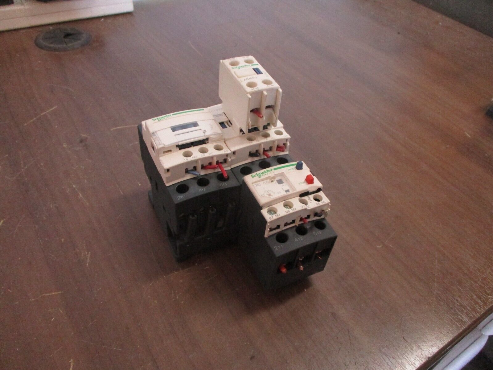 Schneider Electric Reversing Starter LC1D25 / LRD07 120V Coil Trip: 1.6-2.5A