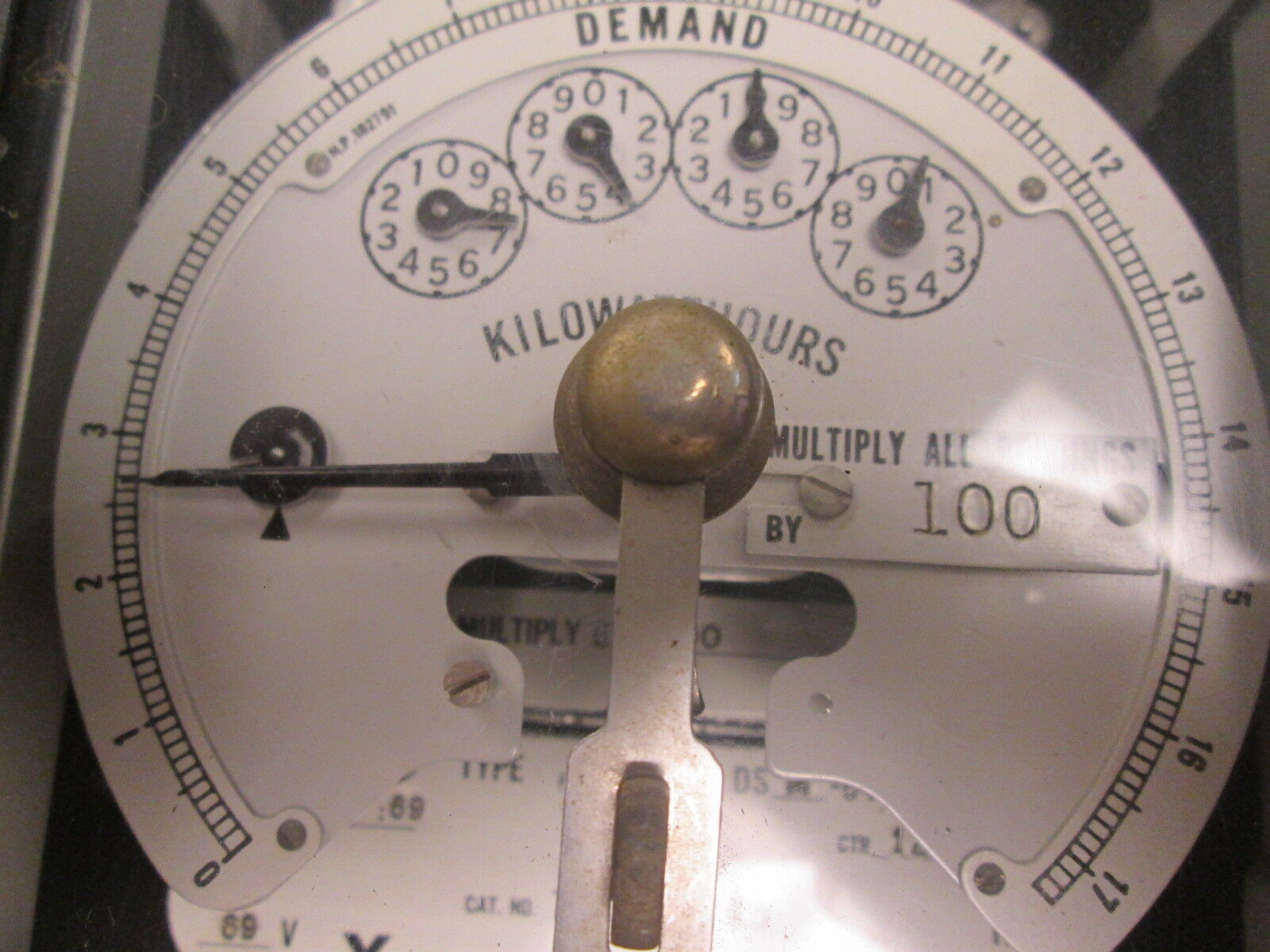 GE Type DSM-64 Kilowatthour Meter 701X2G20 CTR 1200:5 69V 4W Used