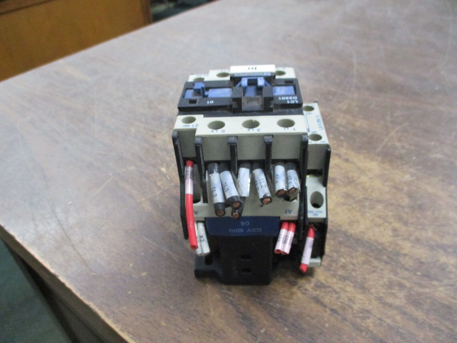 Telemecanique Contact LC1 D3201 120V Coil w/ LA 8DN 11 Aux Contact Used