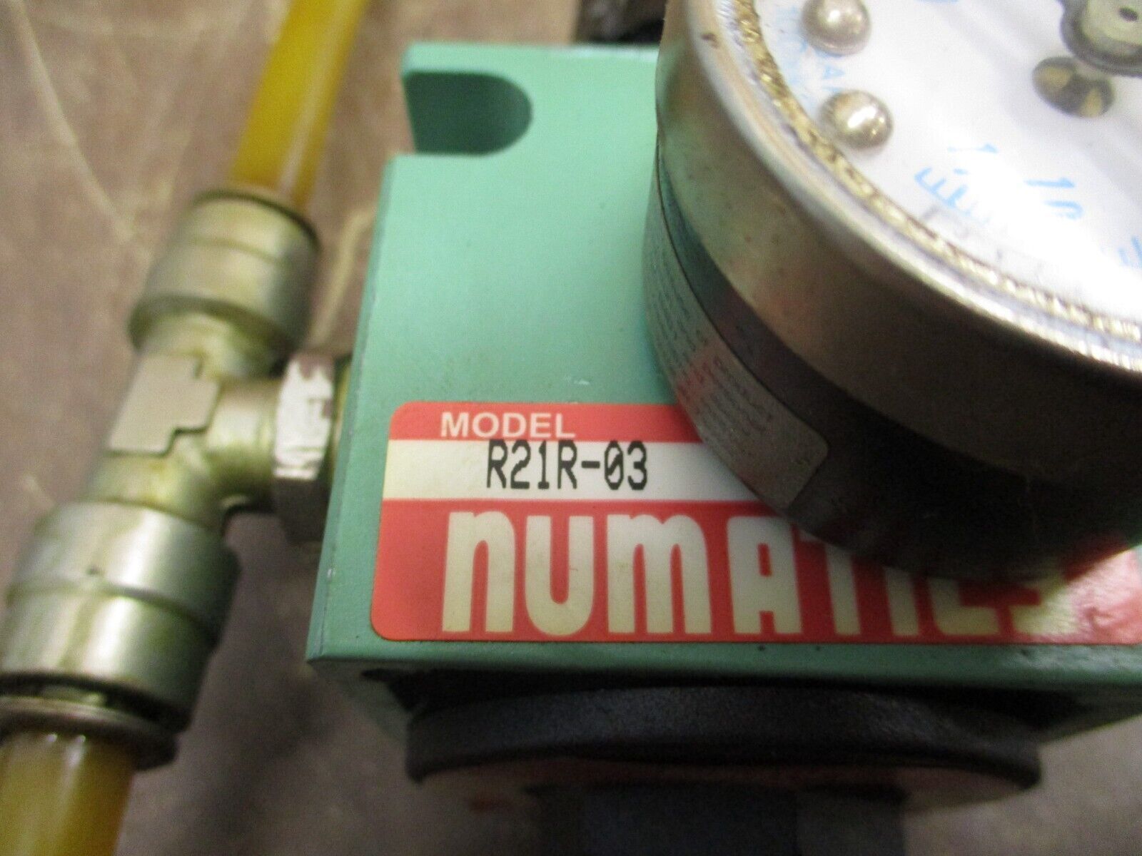 Numatics Regulator R21R-03 Range: 0-160PSI *Broken Meter* Used