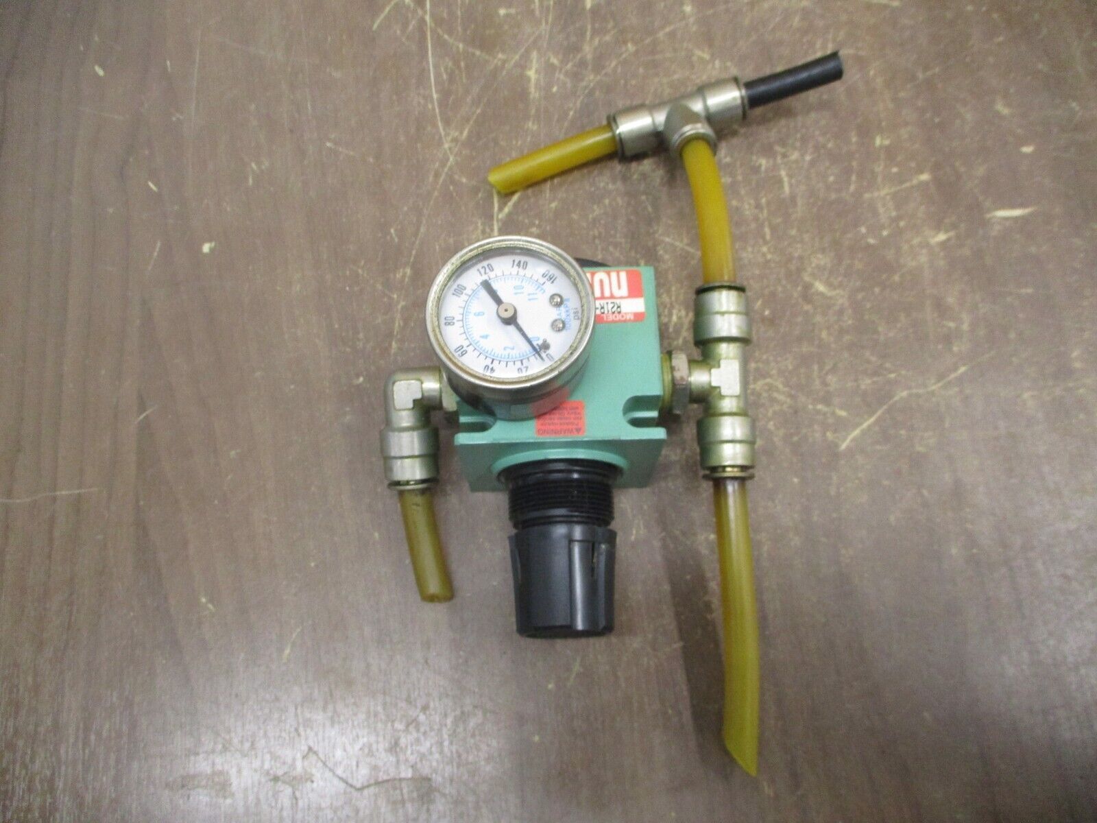 Numatics Regulator R21R-03 Range: 0-160PSI *Broken Meter* Used