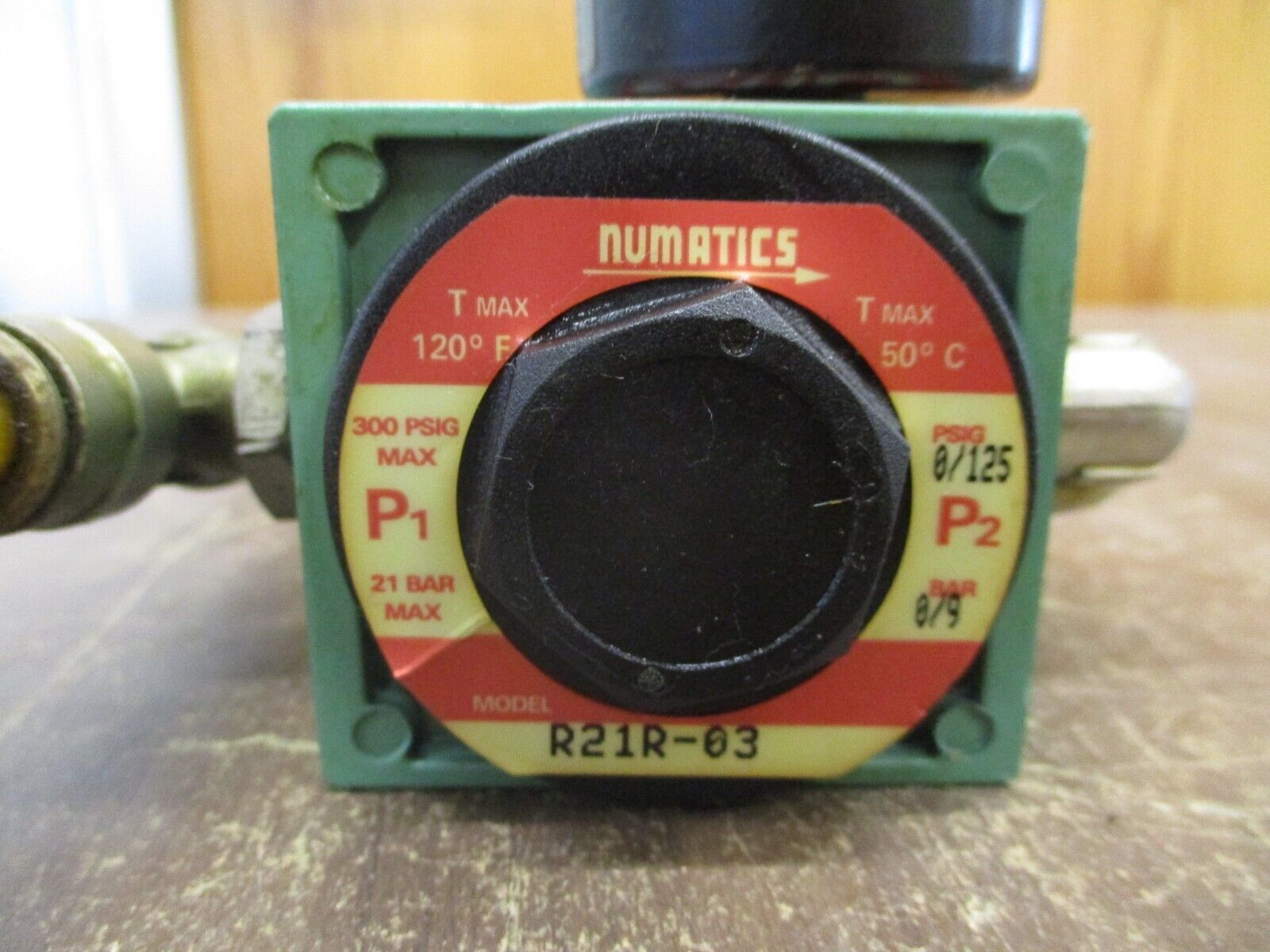 Numatics Regulator R21R-03 Range: 0-160PSI *Broken Meter* Used