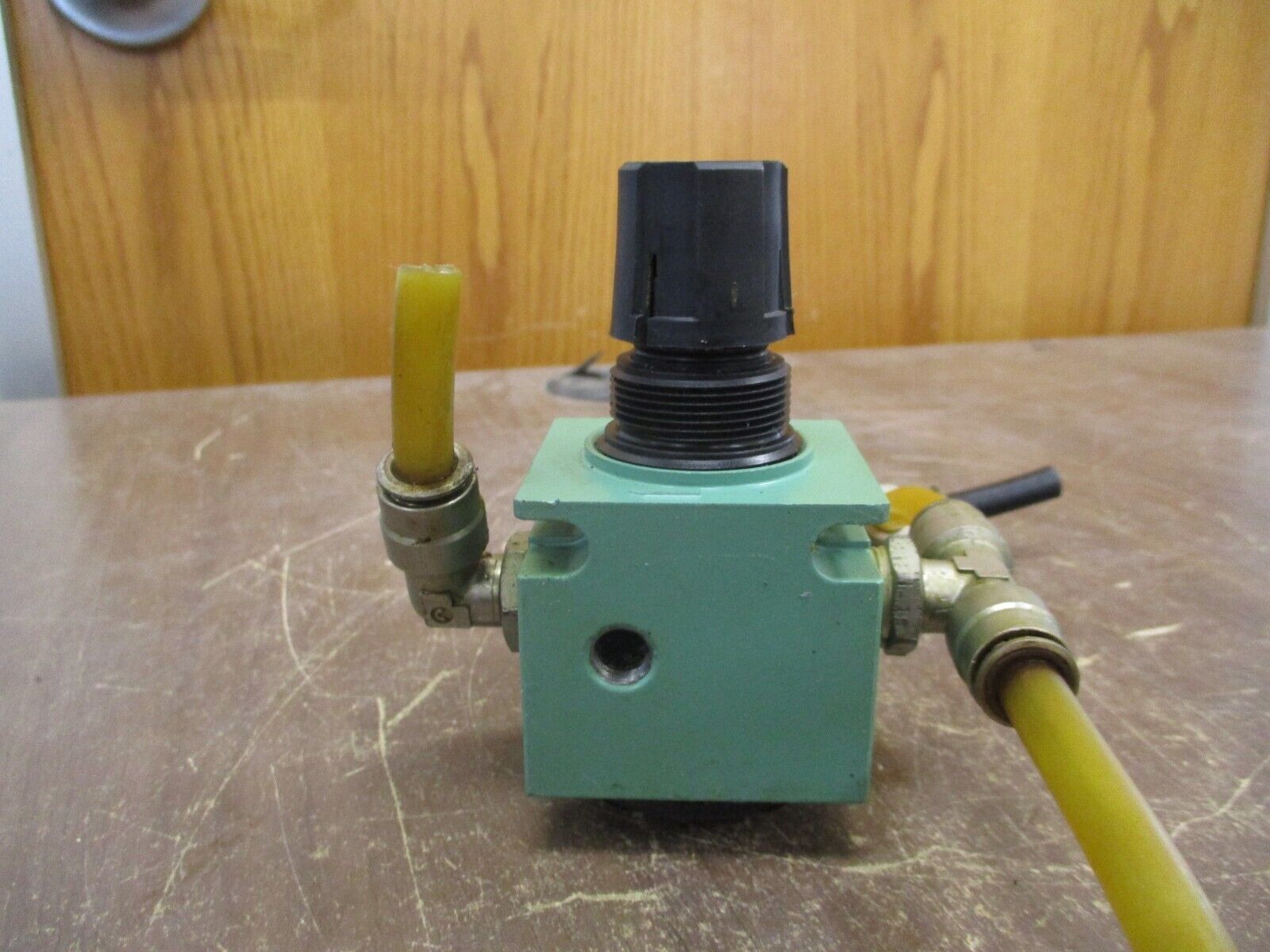 Numatics Regulator R21R-03 Range: 0-160PSI *Broken Meter* Used