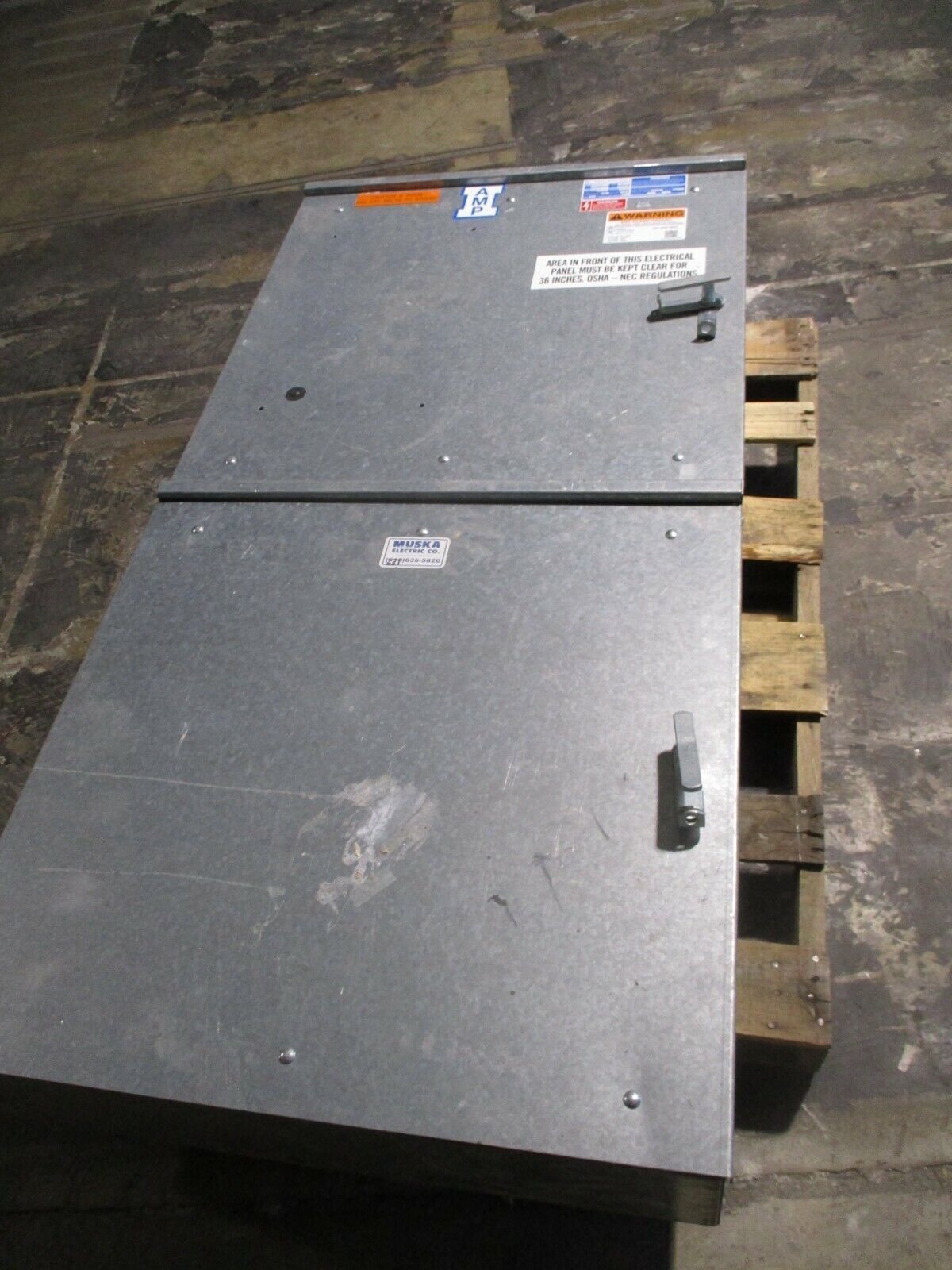 AMP 3R Service Entrance SCT8-4T 800A 208Y/120V 3Ph 4W Used