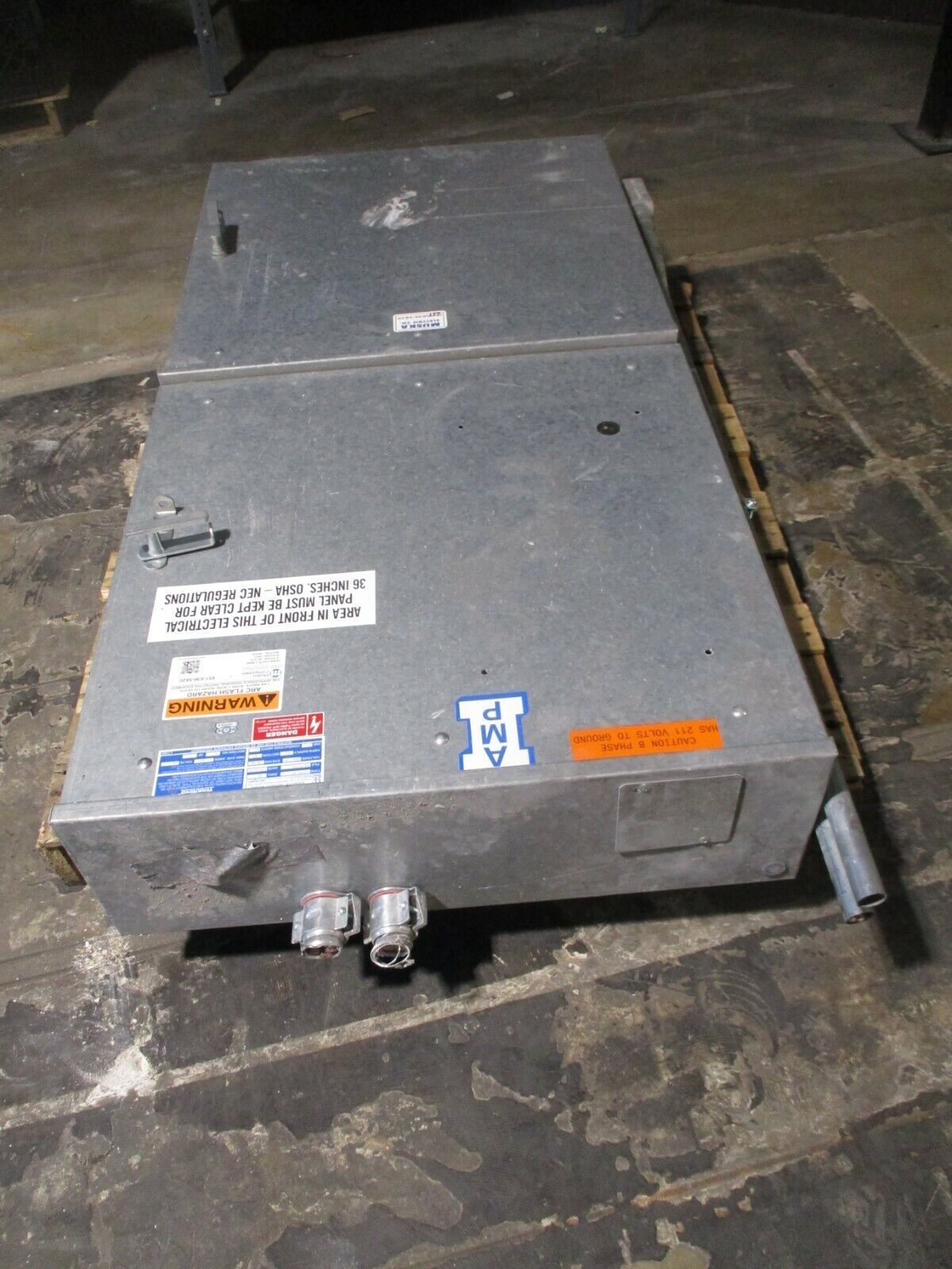AMP 3R Service Entrance SCT8-4T 800A 208Y/120V 3Ph 4W Used