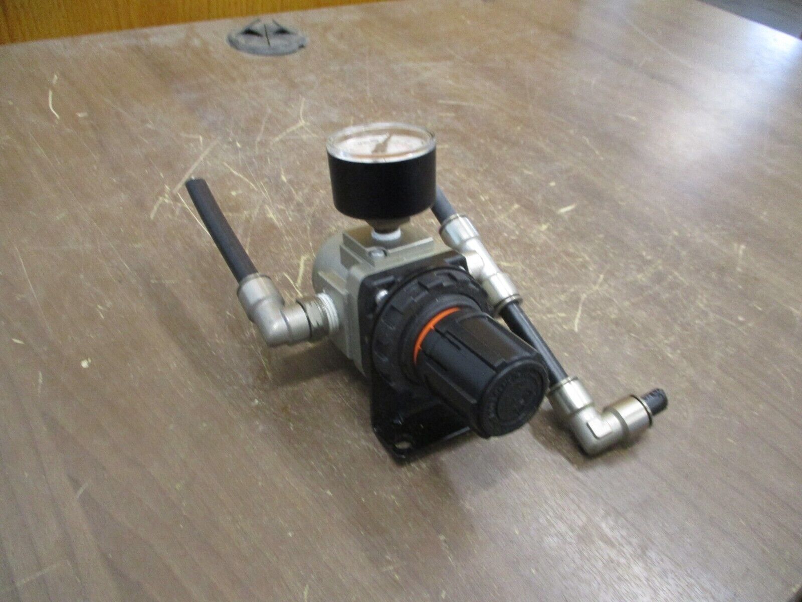 SMC Regulator AR30-N03-Z 7-125PSI Used