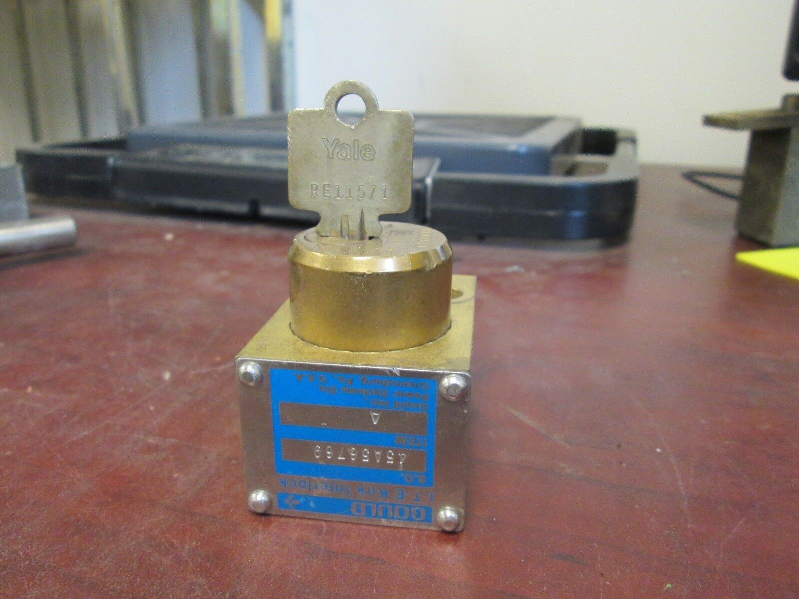 Kirk Interlock 45A56769 Stab Length: 2" to 2-3/4" Used