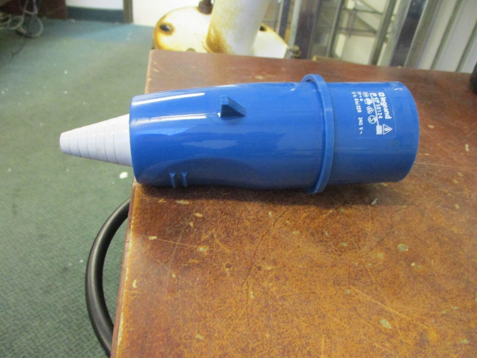 Legrand Plug P1758124 32A 220/240V 2P+ Ground Used