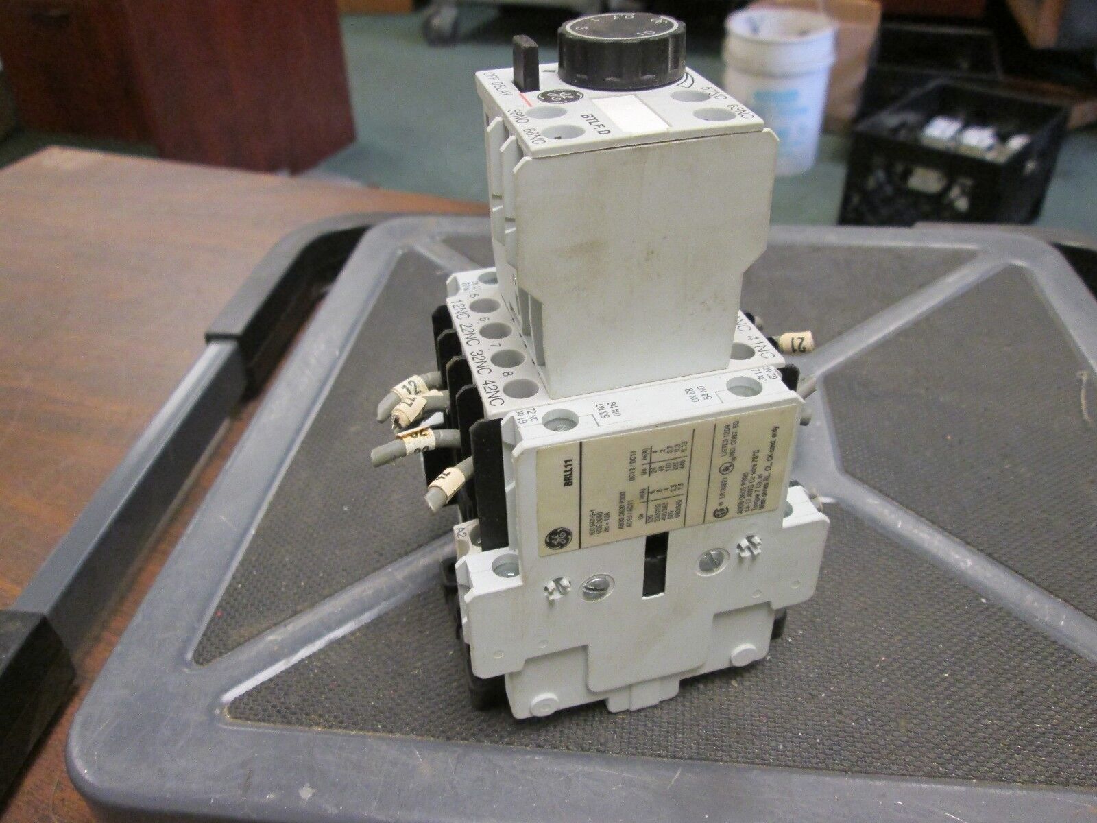 GE Pneumatic Timer BTLF30D with Contact RL4RA004T Range .1-30 120V Coil