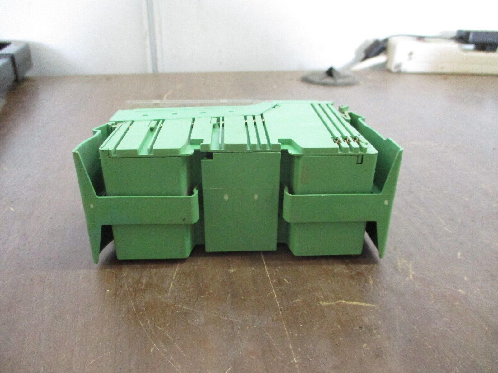 Phoenix Contact IBIL24DO8 Interbus Coupler 2726269 HW: 02 w/ Terminal Cover Used
