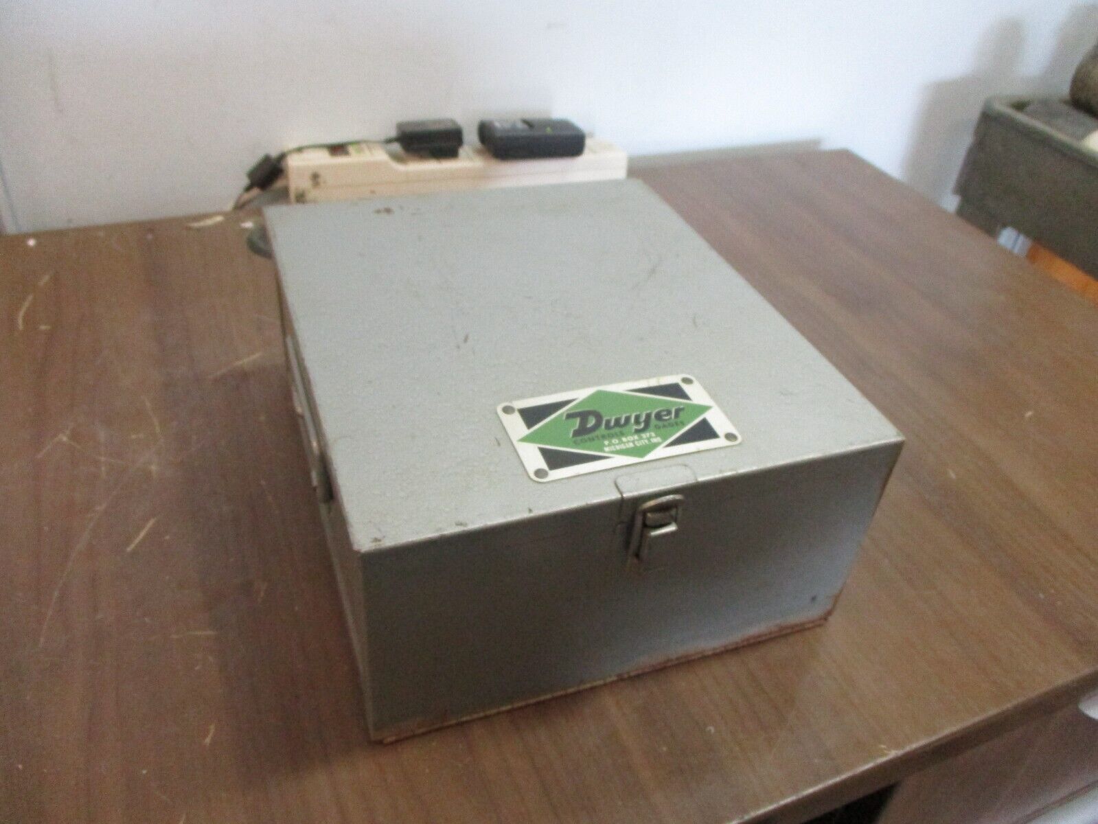 Dwyer CO2 Indicator 1101 Used