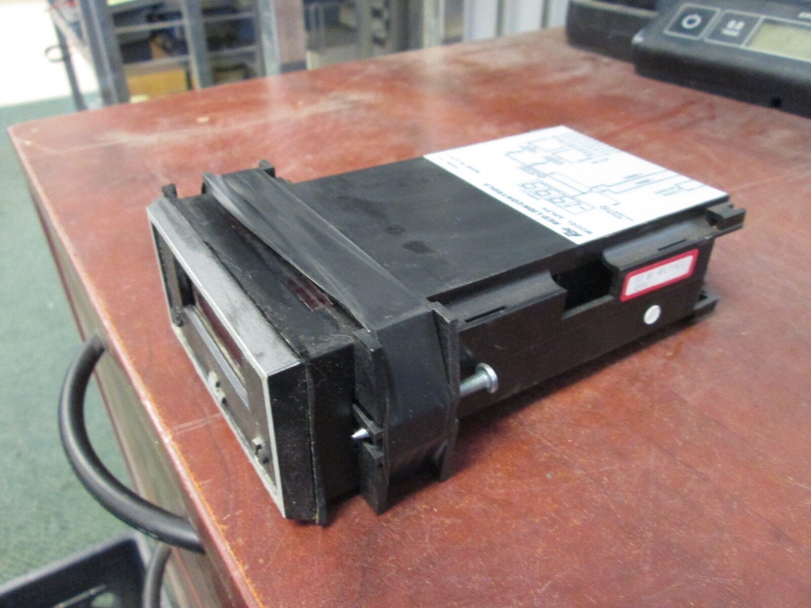 Red Lion Controls Digital Process Voltmeter APLPV400 115VAC Used
