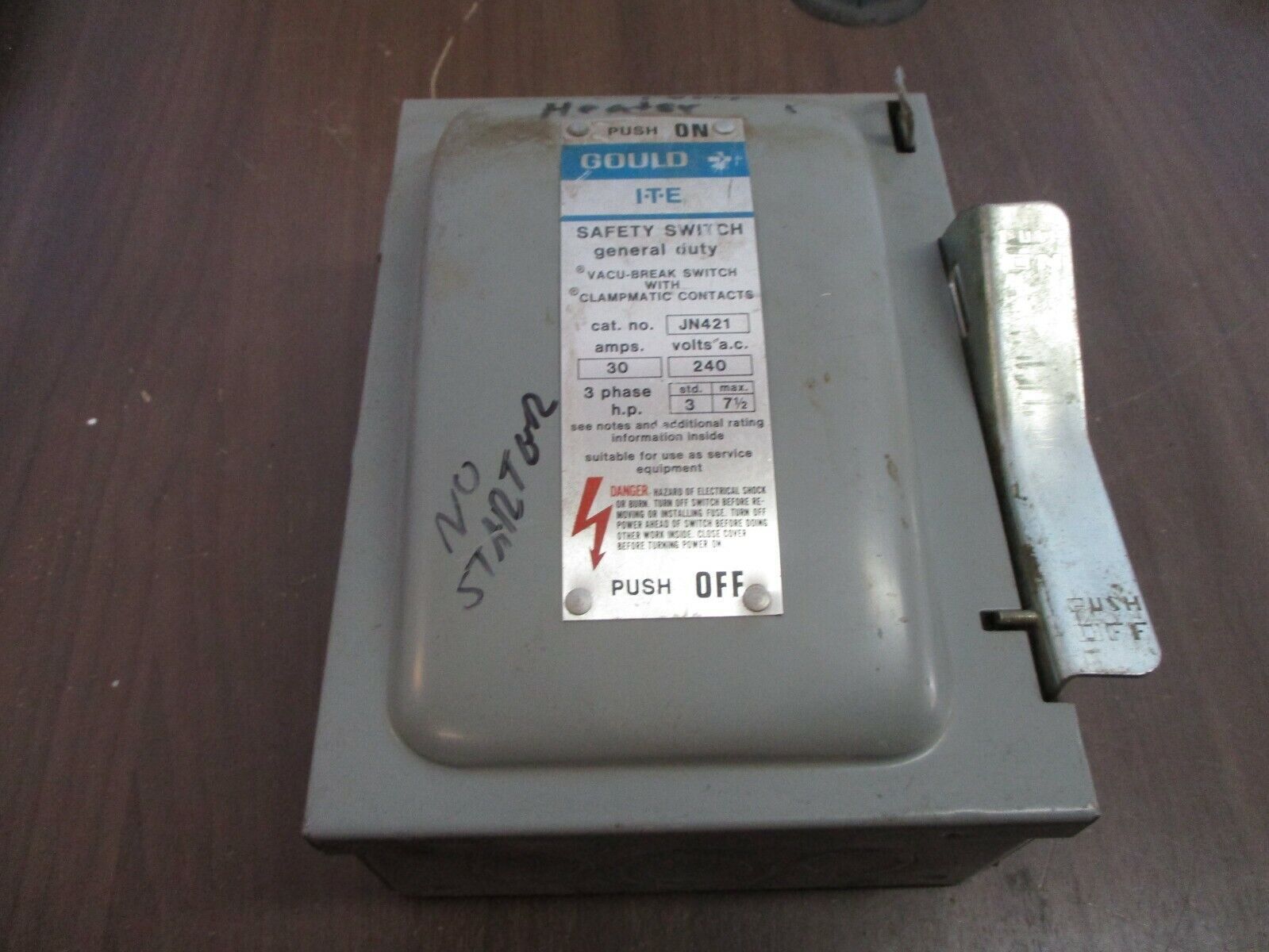 ITE Fusible Safety Switch JN-421 30A 240V 3Ph Used