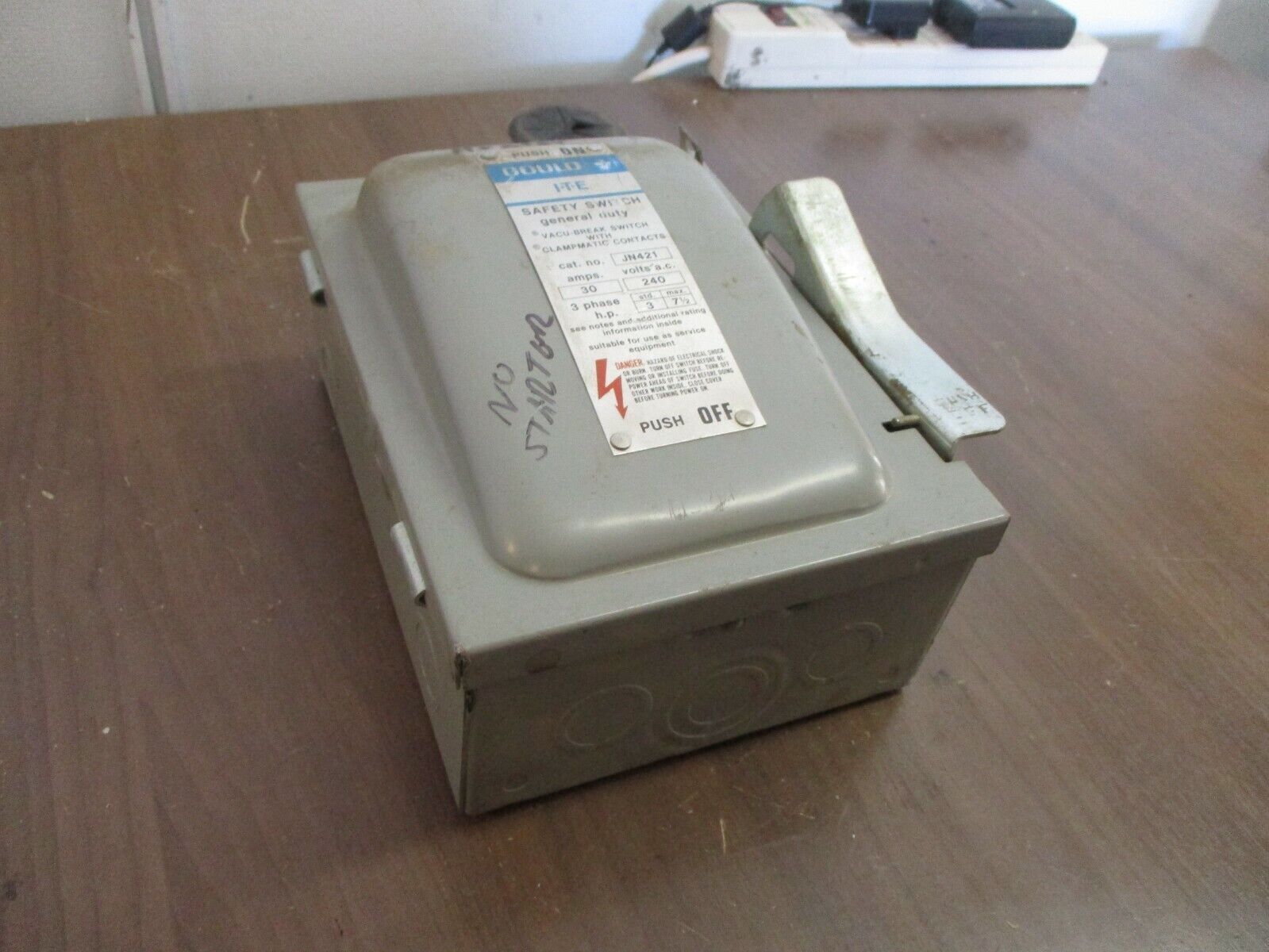 ITE Fusible Safety Switch JN-421 30A 240V 3Ph Used