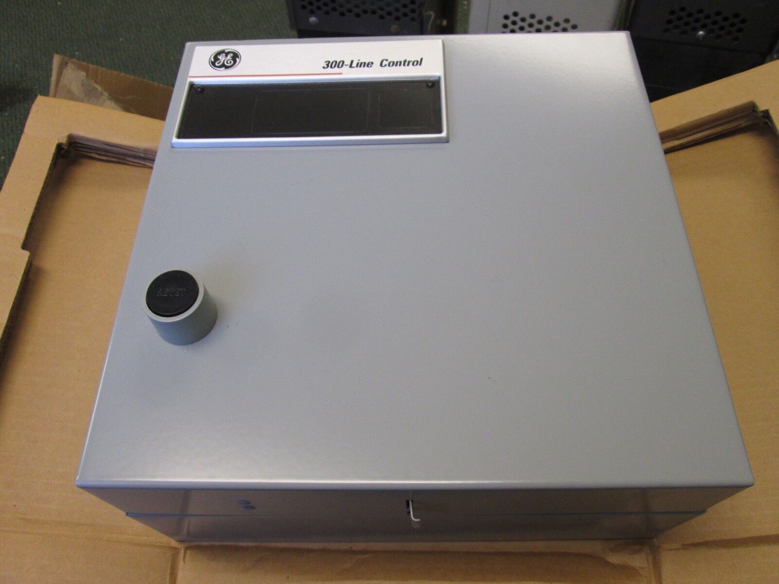 GE Enclosed Reversing Starter CR309B103 Size 0 230-240V Coil 3P Nema 1 New