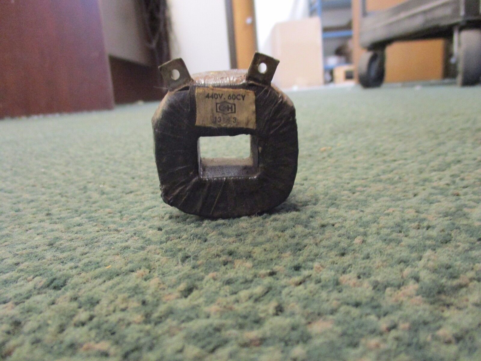 Cutler-Hammer Magnetic Coil 1318-3 440V 60Hz Missing Terminal Screws Used,