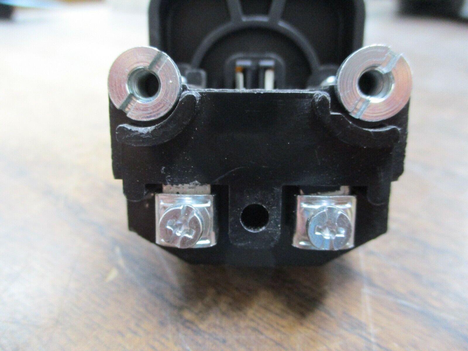 Allen-Bradley 800T Pilot Light 800T-PH16A 120V Amber Used