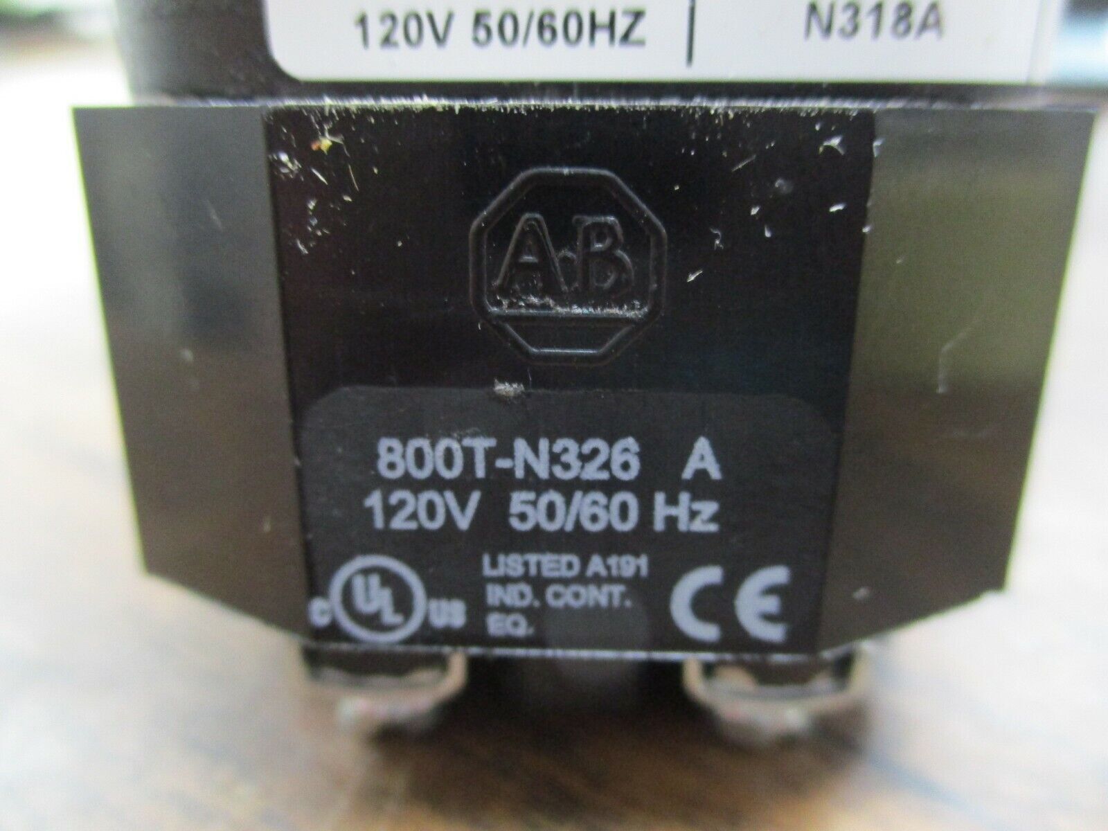 Allen-Bradley 800T Pilot Light 800T-PH16A 120V Amber Used