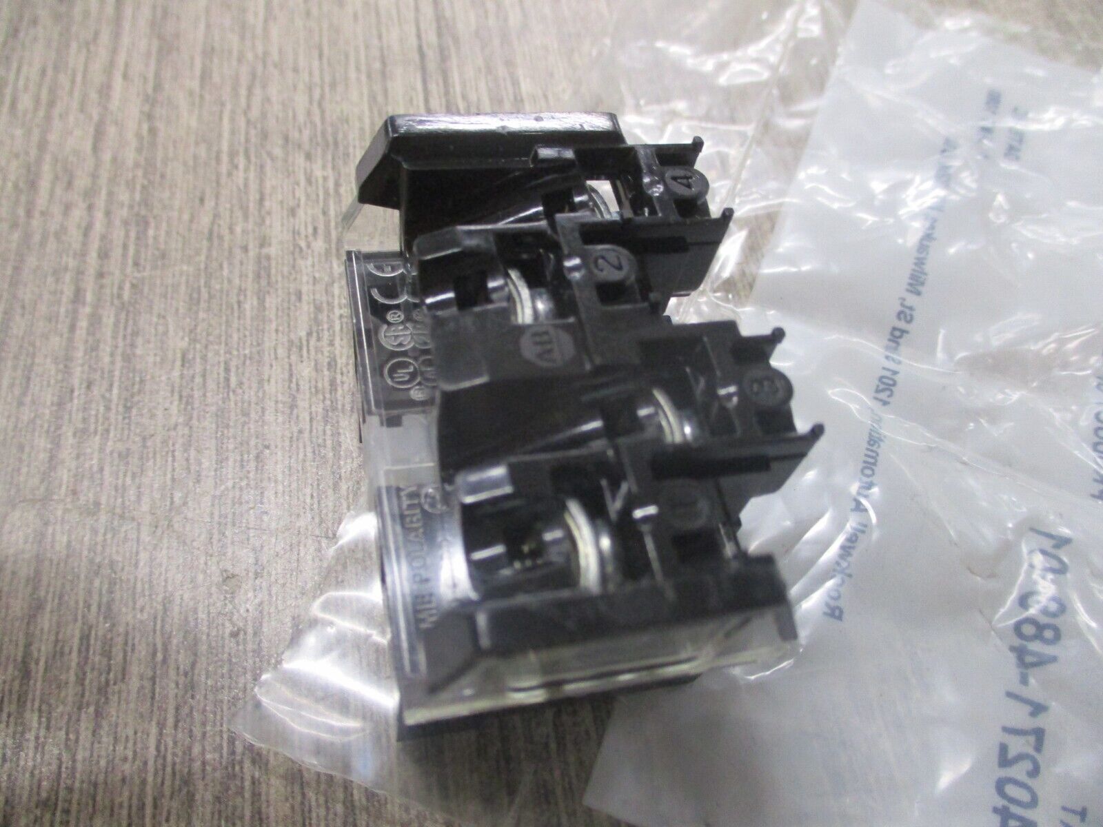 Allen-Bradley Cylinder Lock Selector Switch 800TC-H3112A Ser. T New Surplus