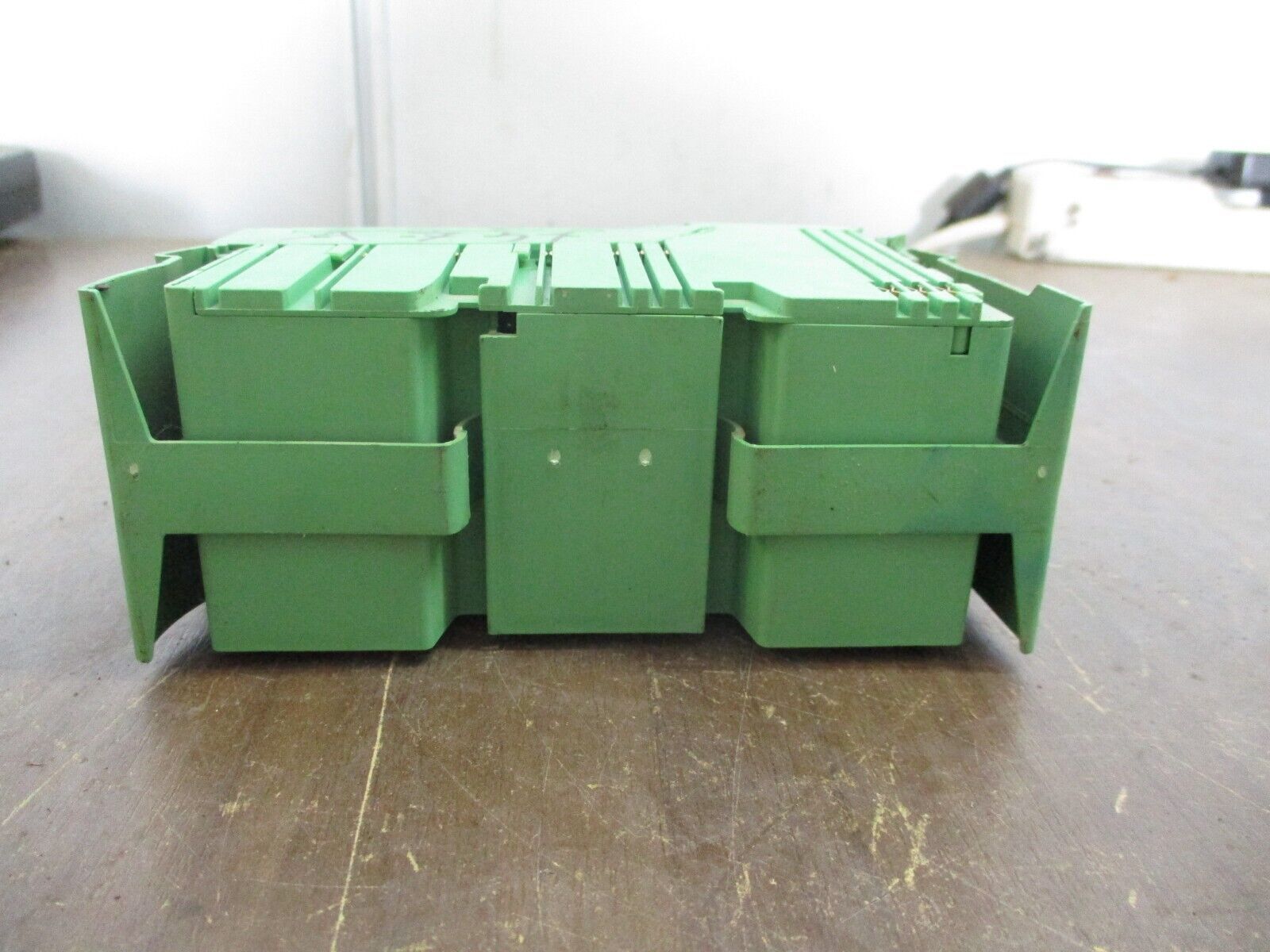 Phoenix Contact IBIL24DO8 Interbus Coupler 2726269 HW: 01 Used