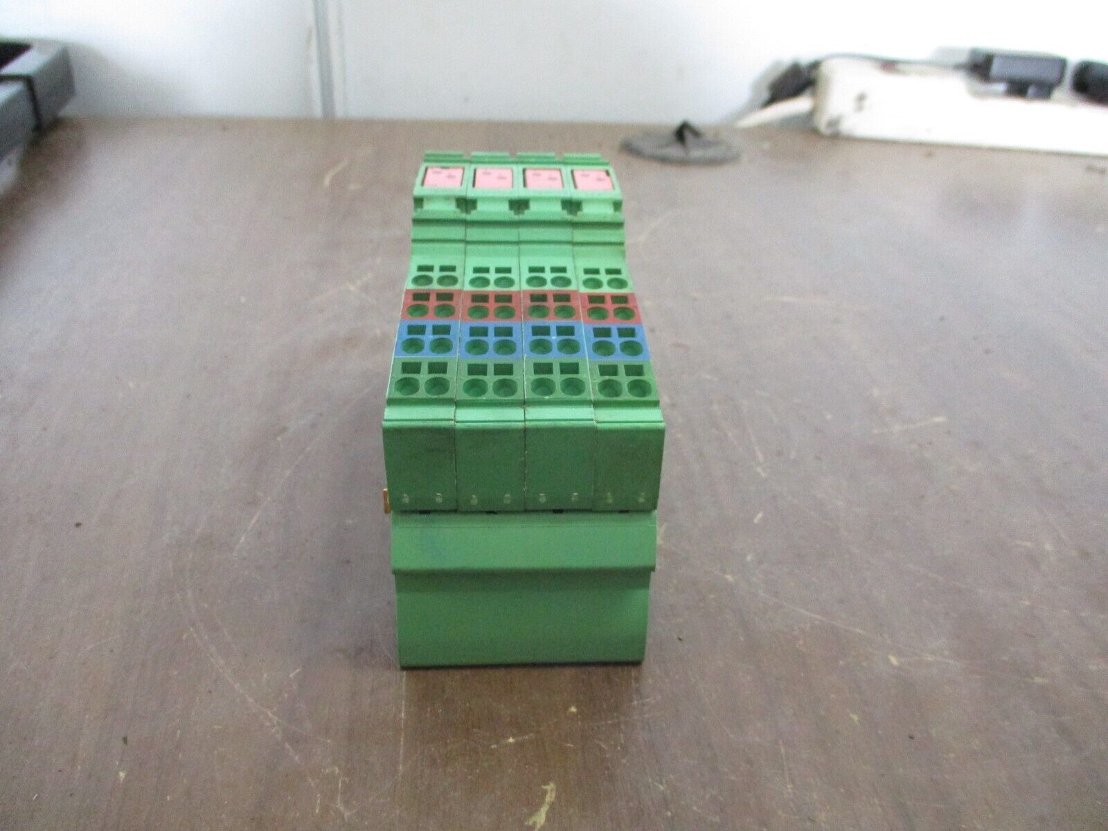 Phoenix Contact IBIL24DO8 Interbus Coupler 2726269 HW: 01 Used