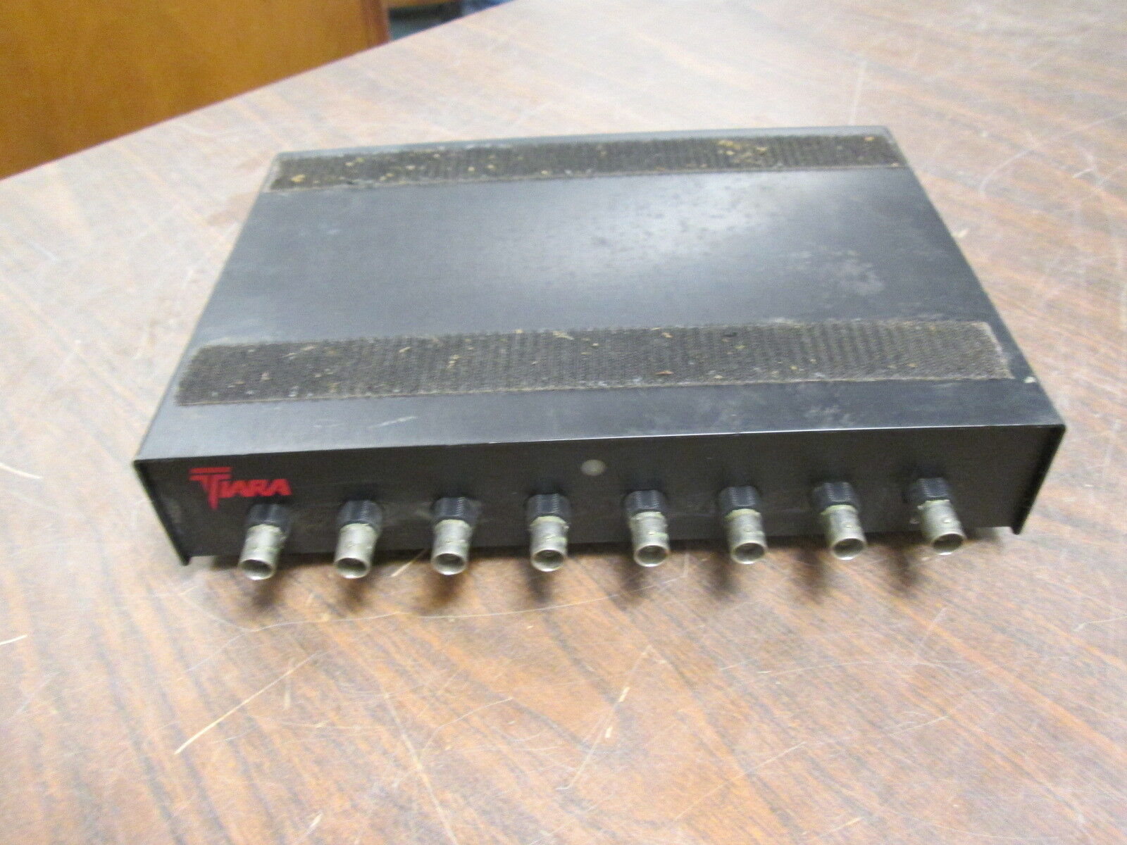 Tiara Hub HUB-8PORT/A 8-Port 12VAC 2.5A 50/60Hz Used