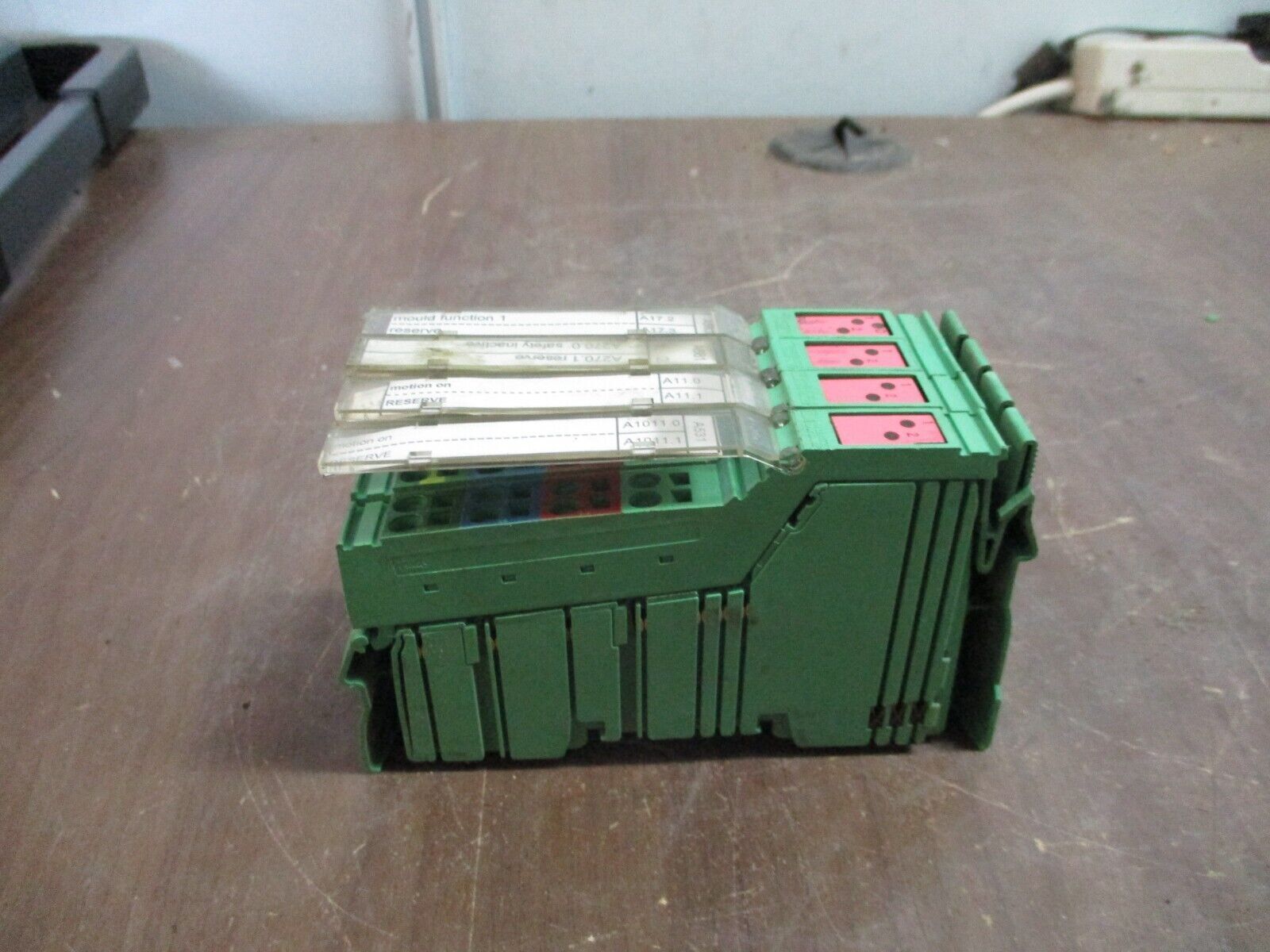 Phoenix Contact IBIL24DO8 Interbus Coupler 2726269 HW: 01 w/ Terminal Cover Used