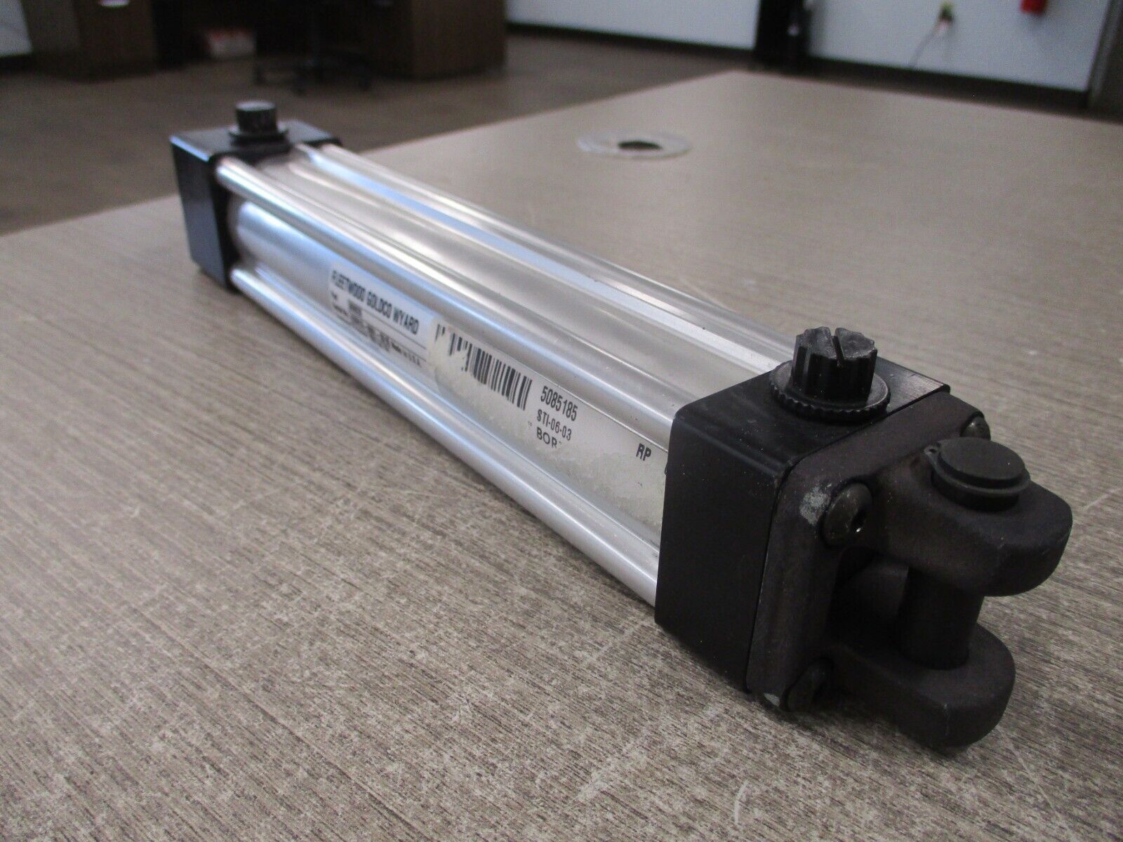 Fleetwood Goldco Wyard Pneumatic Air Cylinder 300928 250PSI *No Box* New Surplus