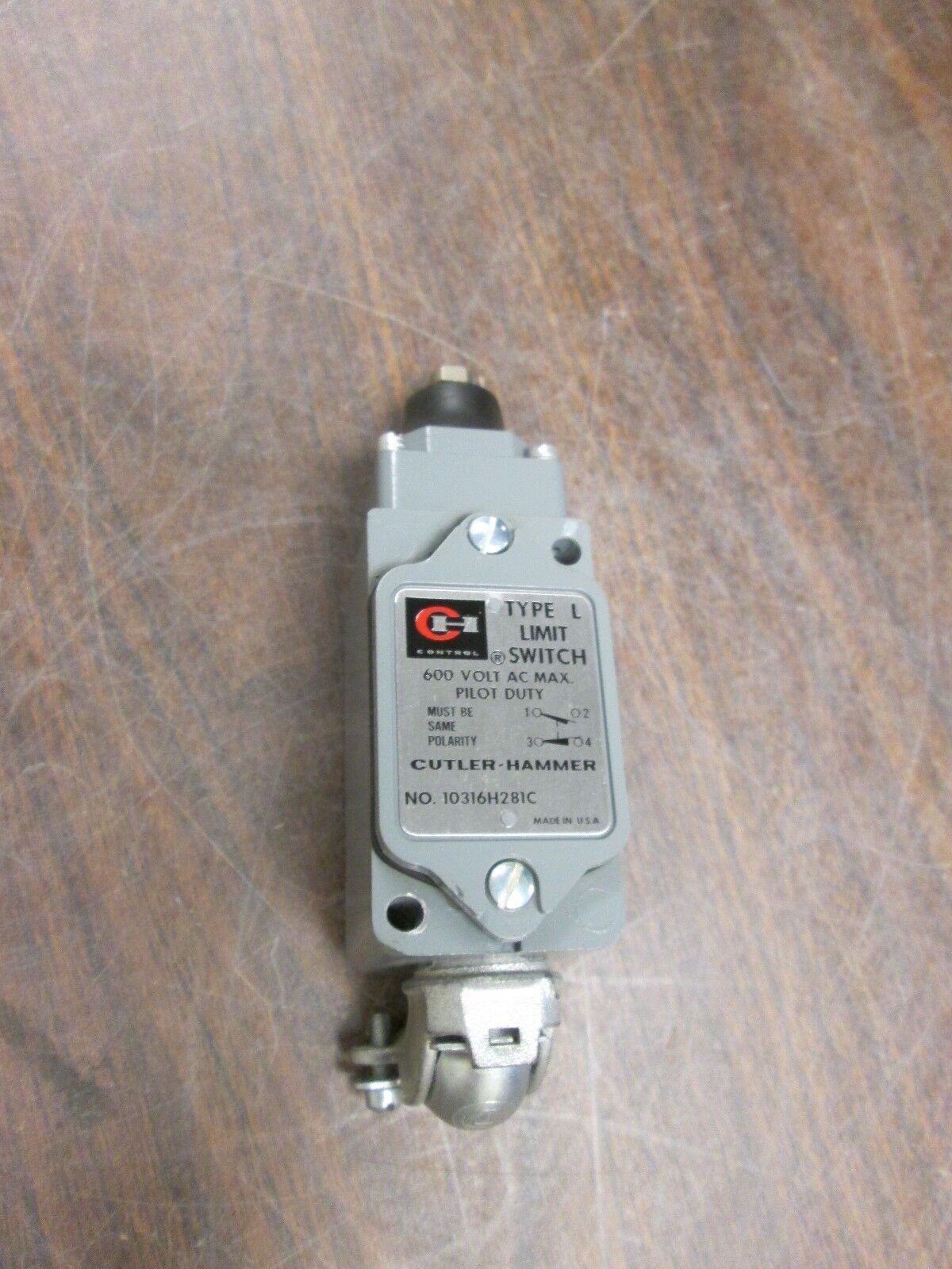 Cutler-Hammer Type L Limit Switch 10316H281C 600VAC max w/ conduit Used