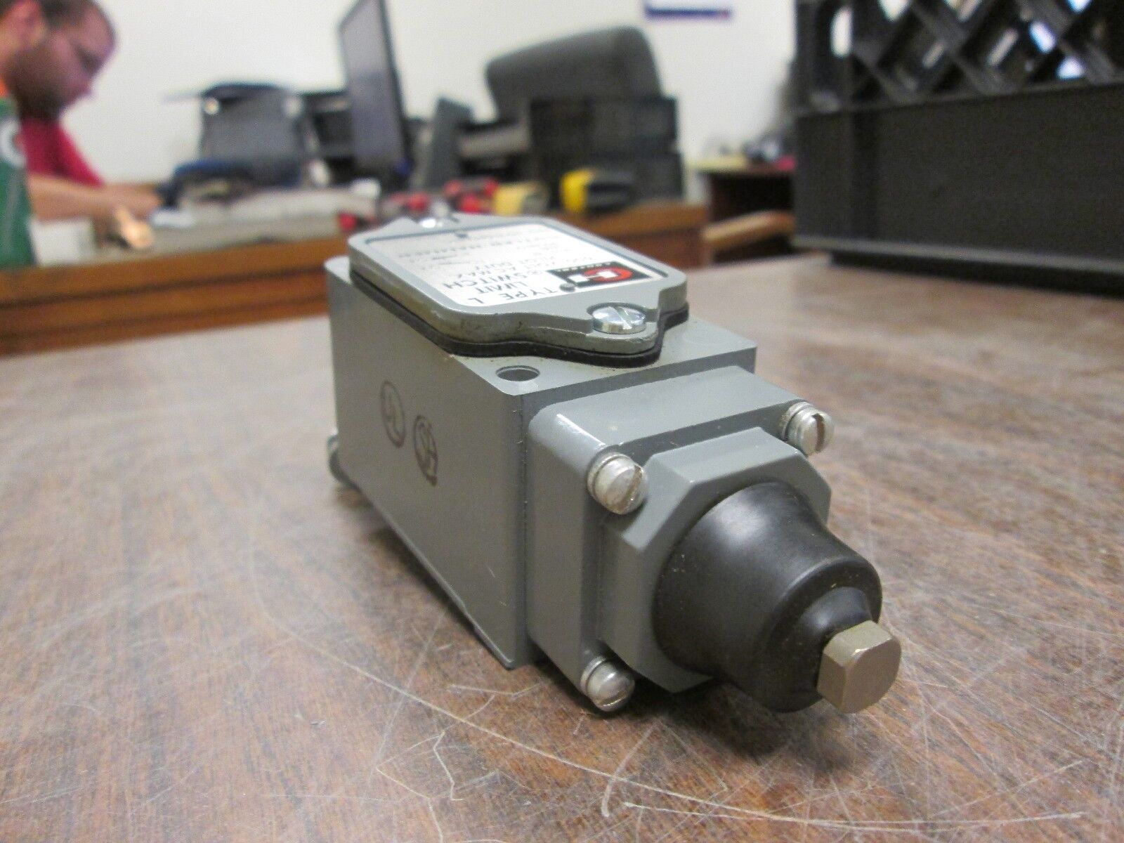 Cutler-Hammer Type L Limit Switch 10316H281C 600VAC max w/ conduit Used
