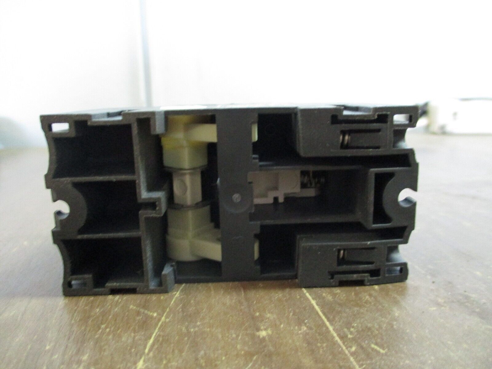 Bussmann Fuse Holder OPM-NG-SC3 30A 600V 3P Used