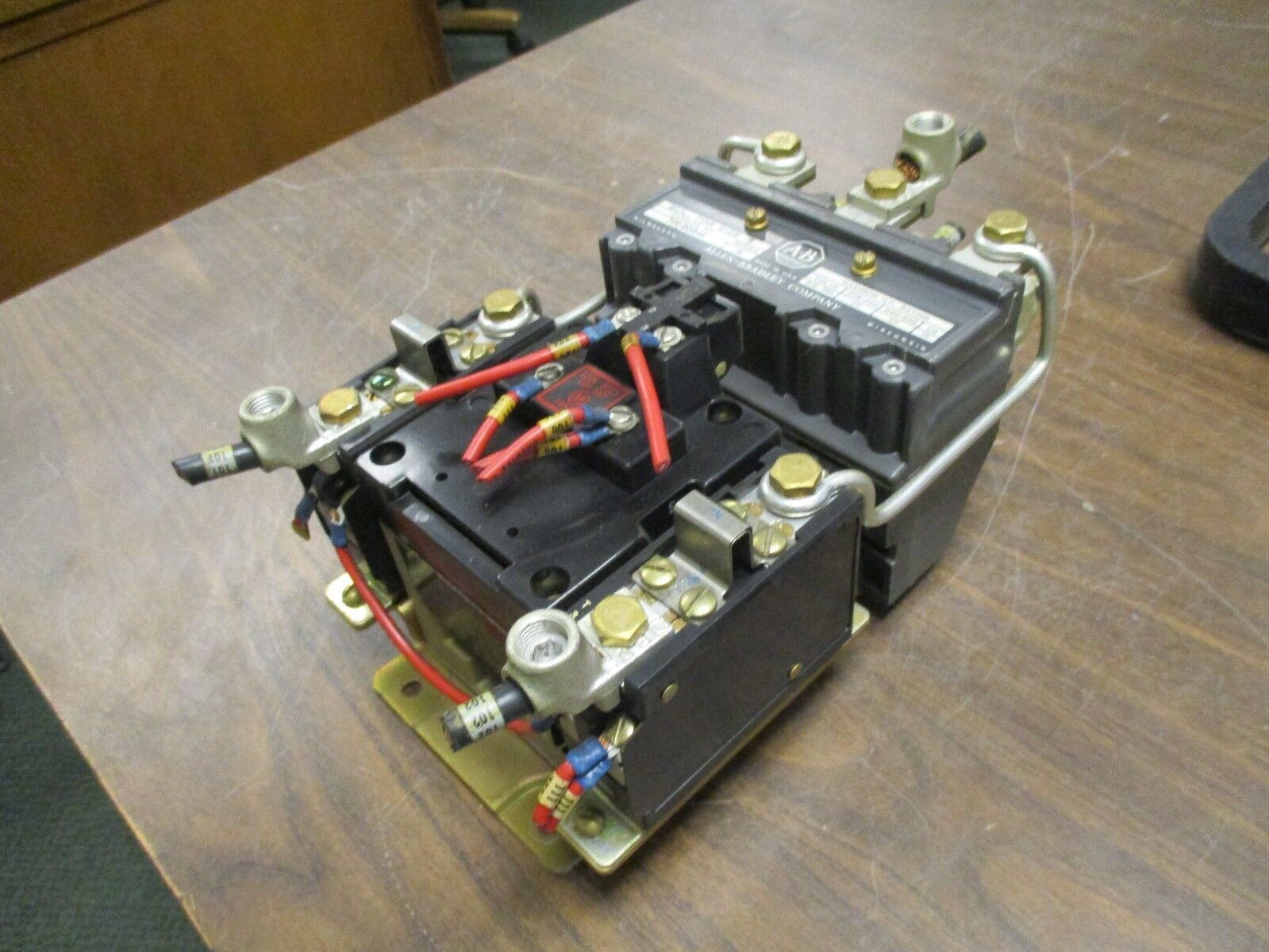 Allen-Bradley Size 3 Starter 709-DOD46 120V Coil Used