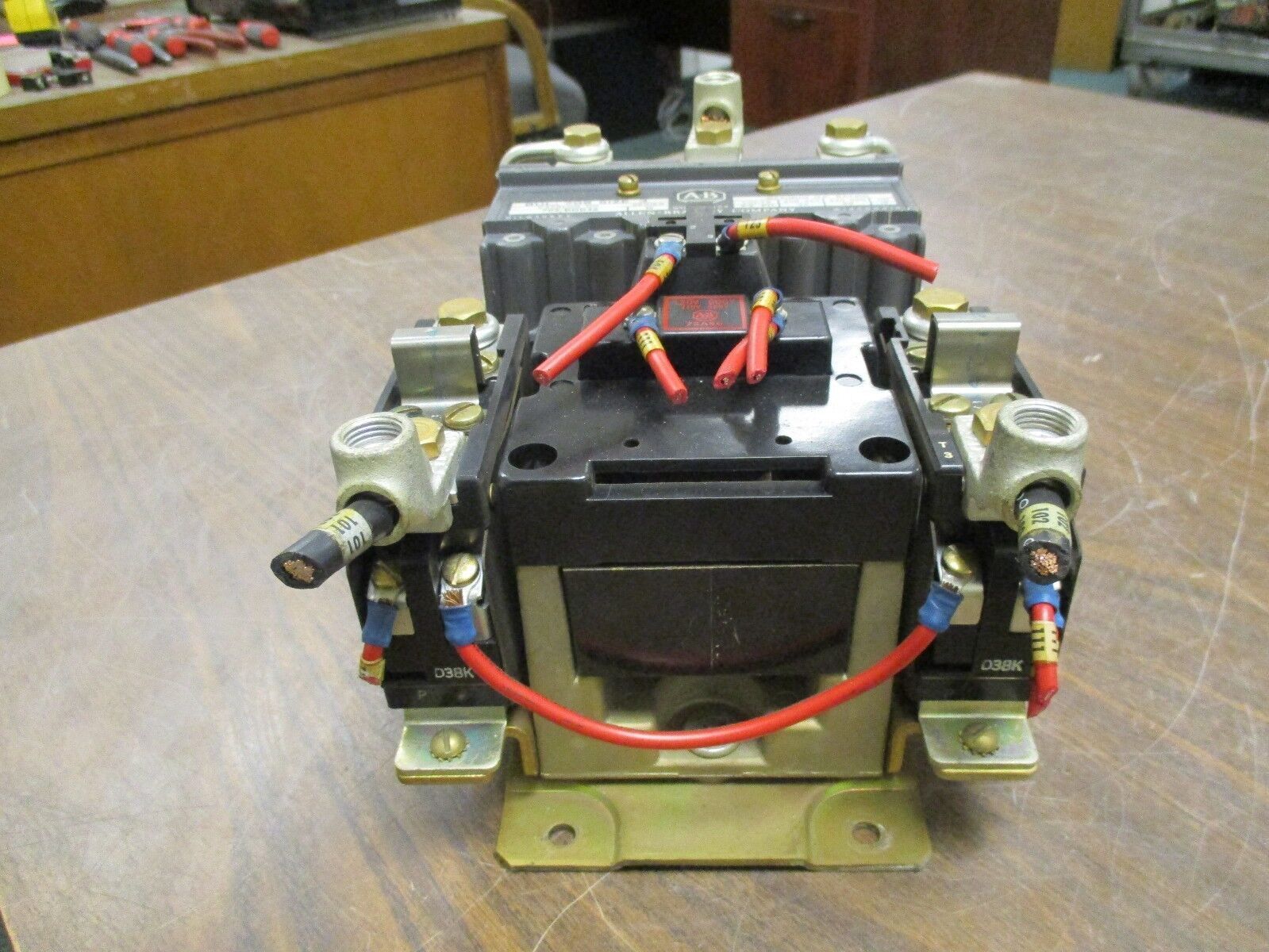 Allen-Bradley Size 3 Starter 709-DOD46 120V Coil Used